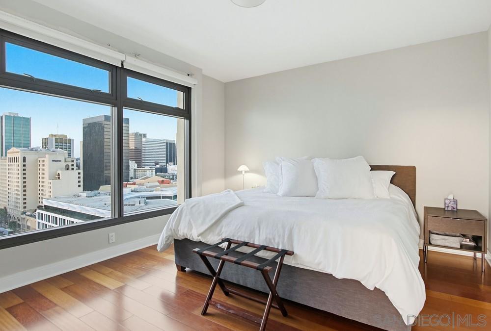 Detail Gallery Image 11 of 44 For 645  Front Street  #1705,  San Diego,  CA 92101 - 2 Beds | 2/1 Baths