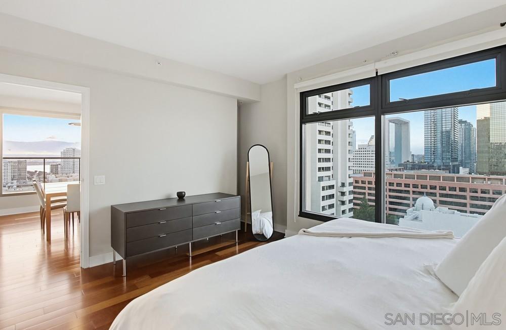 Detail Gallery Image 13 of 44 For 645  Front Street  #1705,  San Diego,  CA 92101 - 2 Beds | 2/1 Baths