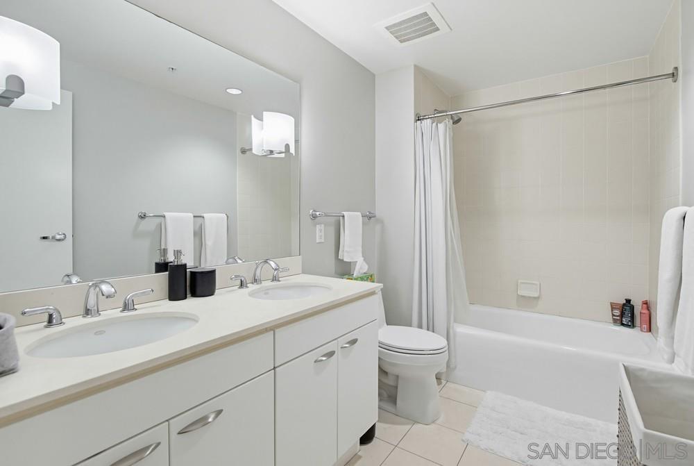 Detail Gallery Image 14 of 44 For 645  Front Street  #1705,  San Diego,  CA 92101 - 2 Beds | 2/1 Baths