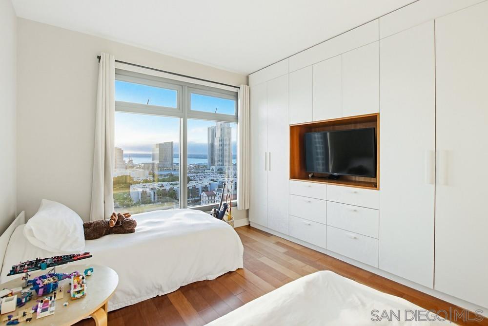 Detail Gallery Image 17 of 44 For 645  Front Street  #1705,  San Diego,  CA 92101 - 2 Beds | 2/1 Baths