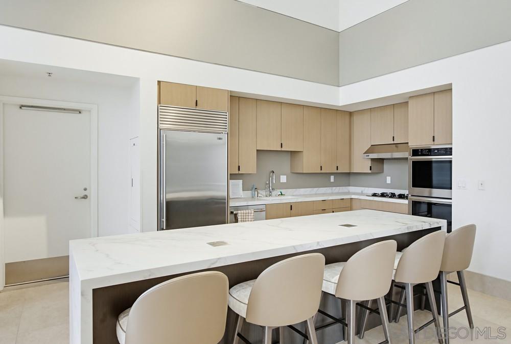 Detail Gallery Image 38 of 44 For 645  Front Street  #1705,  San Diego,  CA 92101 - 2 Beds | 2/1 Baths