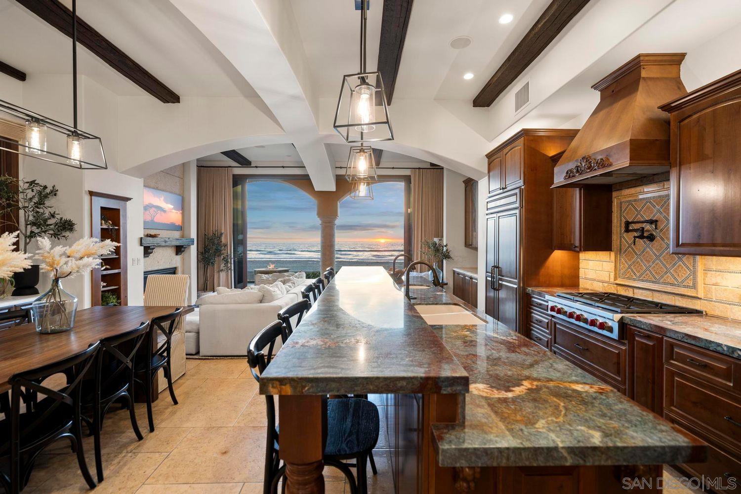 Detail Gallery Image 12 of 53 For 3409  Ocean Front Walk, San Diego,  CA 92109 - 5 Beds | 3/1 Baths