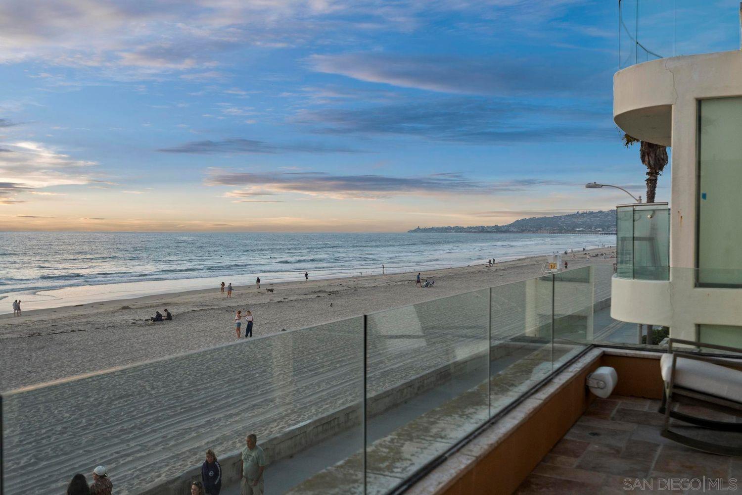 Detail Gallery Image 22 of 53 For 3409  Ocean Front Walk, San Diego,  CA 92109 - 5 Beds | 3/1 Baths