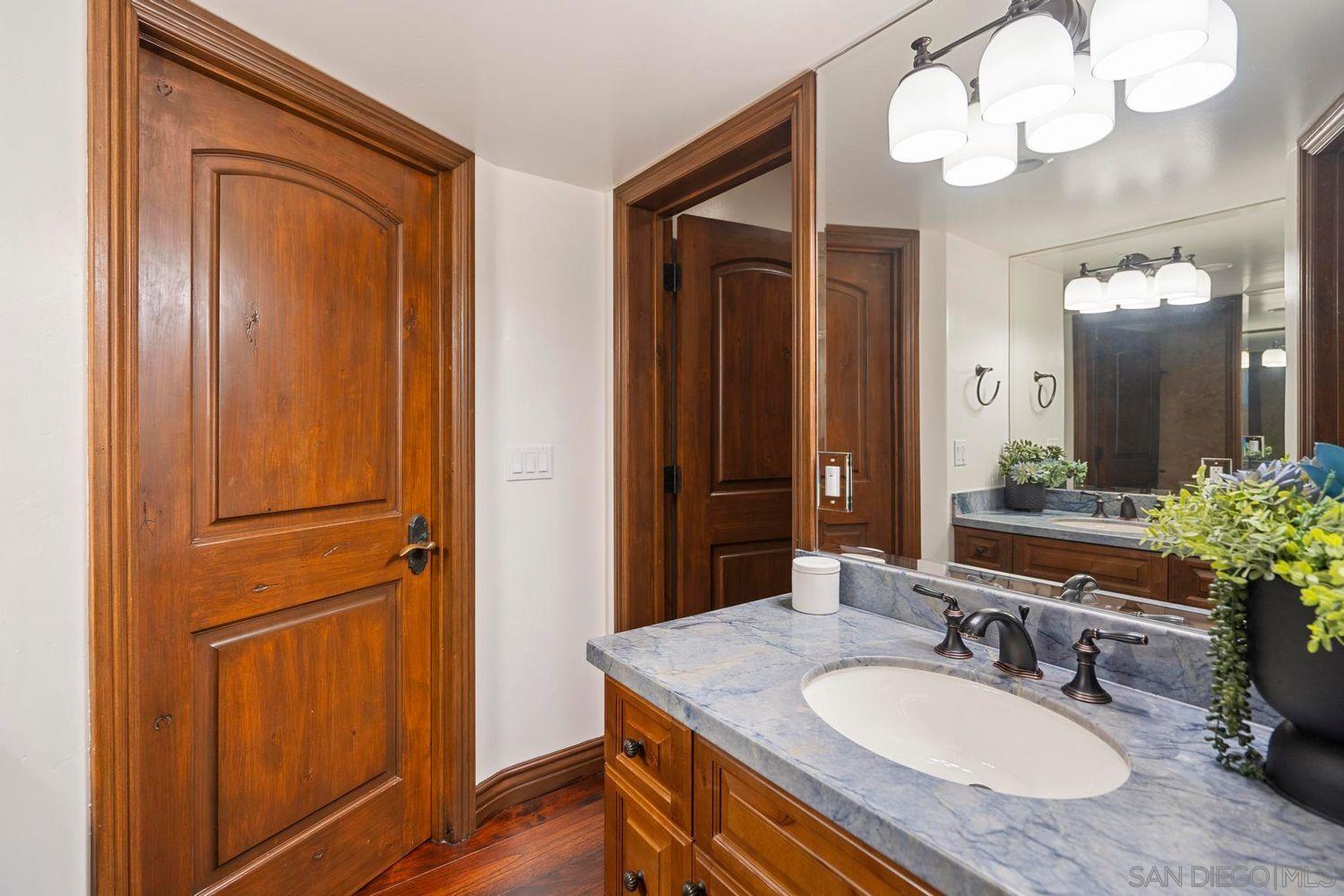 Detail Gallery Image 30 of 53 For 3409  Ocean Front Walk, San Diego,  CA 92109 - 5 Beds | 3/1 Baths