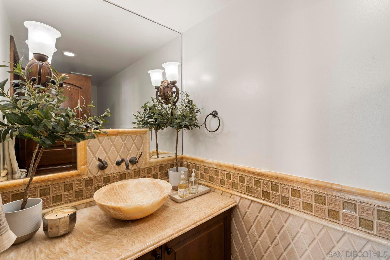 Detail Gallery Image 34 of 53 For 3409  Ocean Front Walk, San Diego,  CA 92109 - 5 Beds | 3/1 Baths