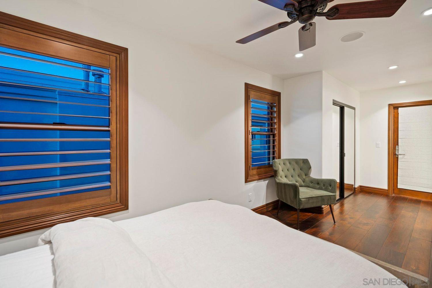 Detail Gallery Image 38 of 53 For 3409  Ocean Front Walk, San Diego,  CA 92109 - 5 Beds | 3/1 Baths