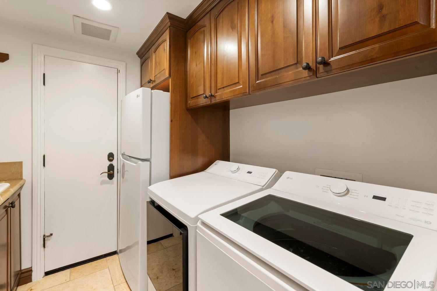 Detail Gallery Image 43 of 53 For 3409  Ocean Front Walk, San Diego,  CA 92109 - 5 Beds | 3/1 Baths