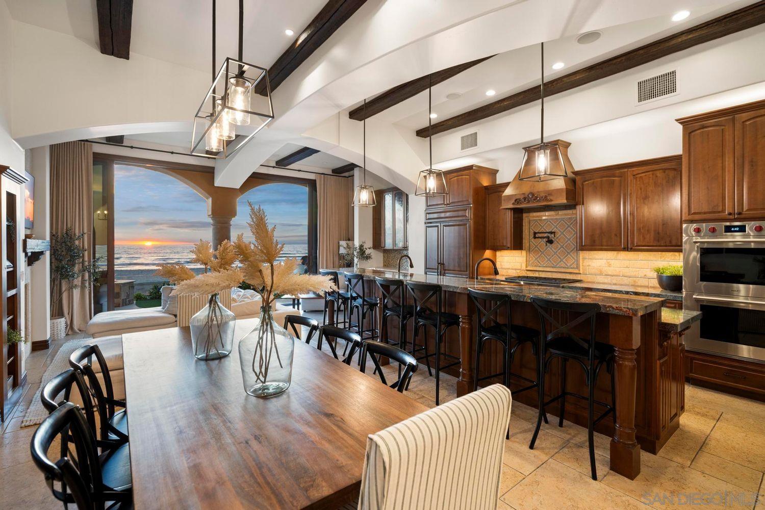 Detail Gallery Image 7 of 53 For 3409  Ocean Front Walk, San Diego,  CA 92109 - 5 Beds | 3/1 Baths