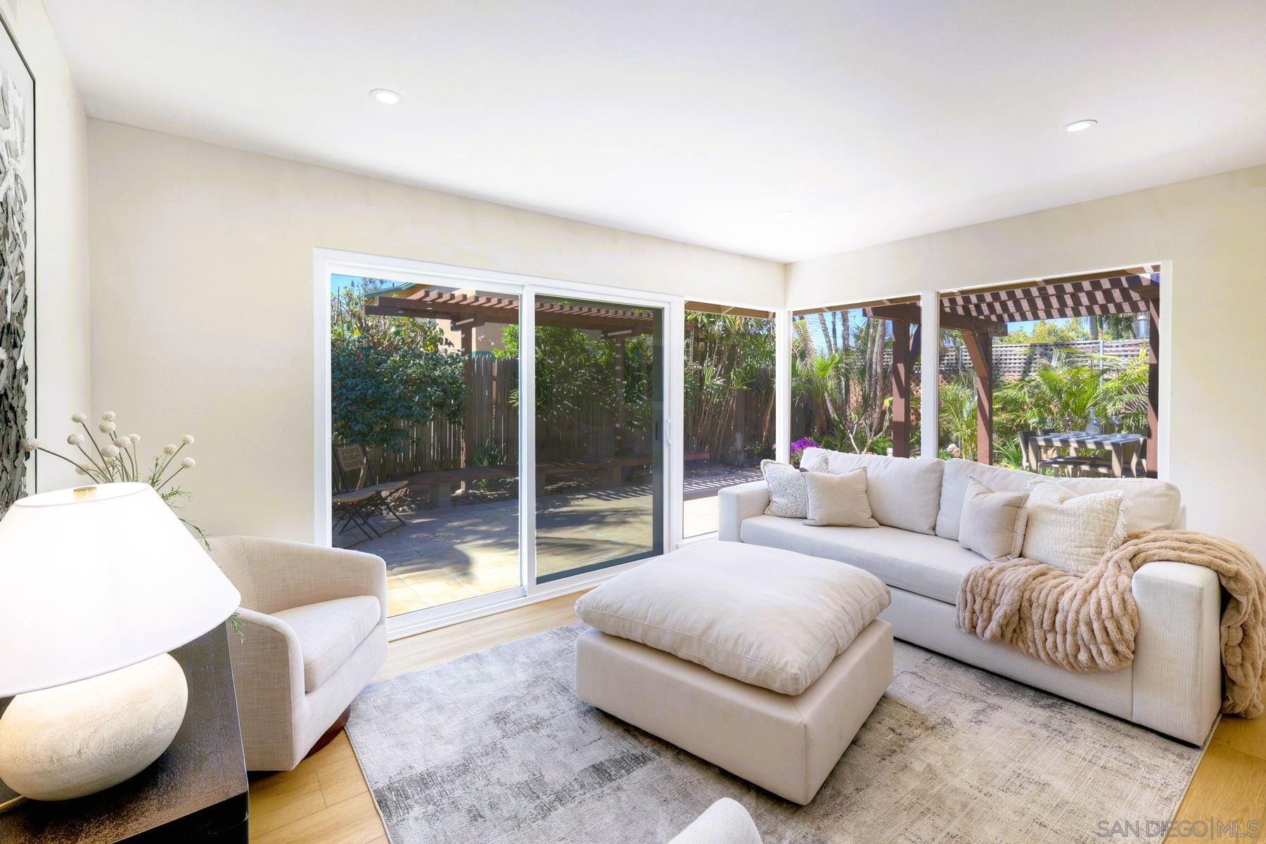 Detail Gallery Image 13 of 21 For , San Diego,  CA 92117 - 3 Beds | 2 Baths