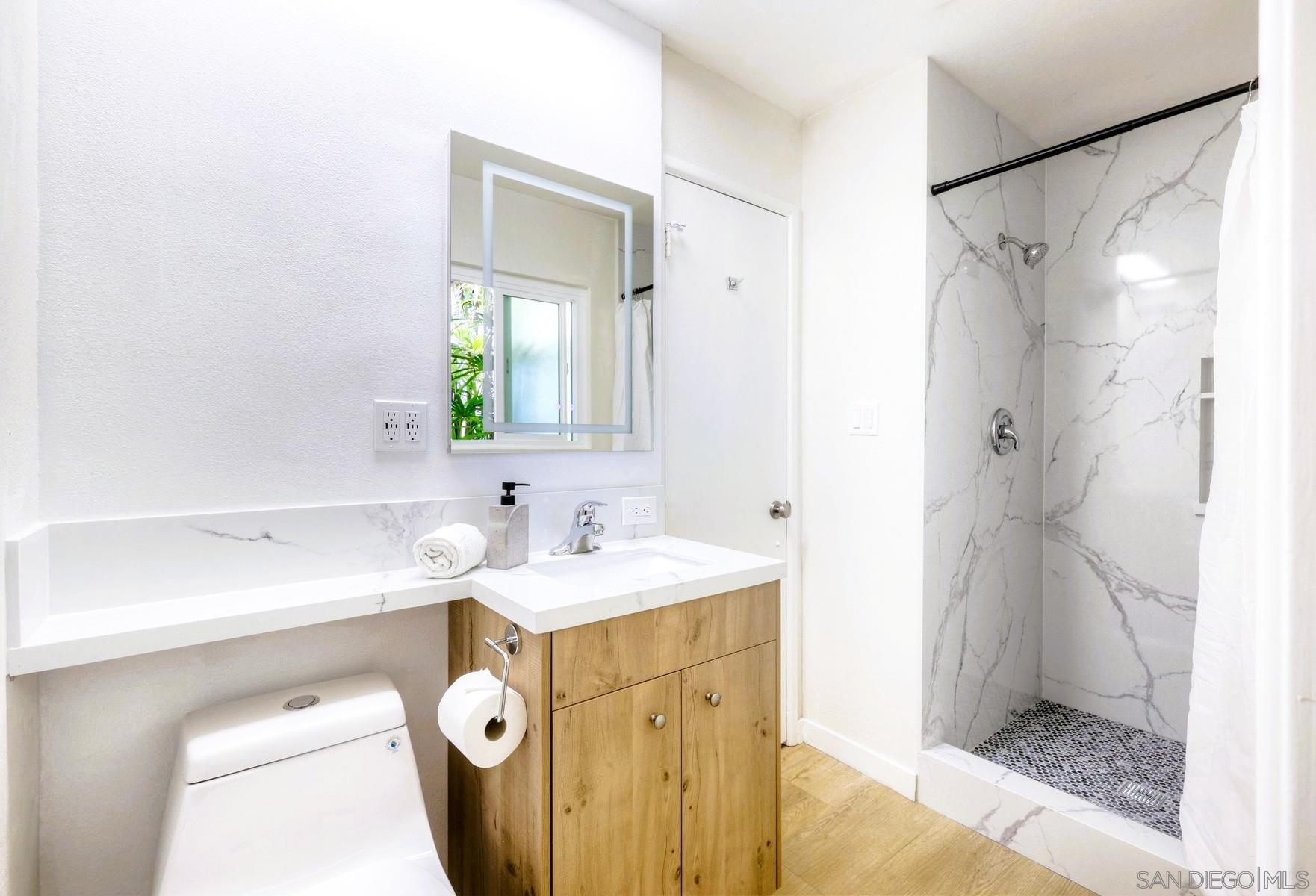 Detail Gallery Image 14 of 21 For , San Diego,  CA 92117 - 3 Beds | 2 Baths