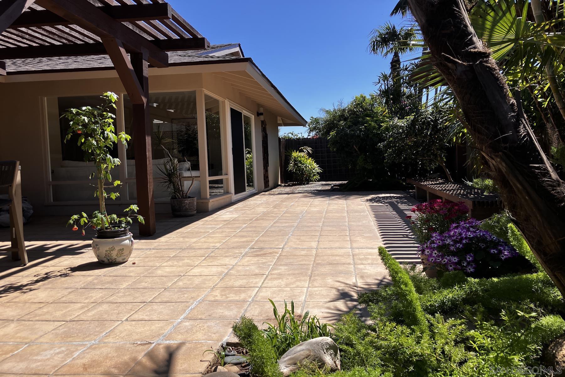 Detail Gallery Image 18 of 21 For , San Diego,  CA 92117 - 3 Beds | 2 Baths