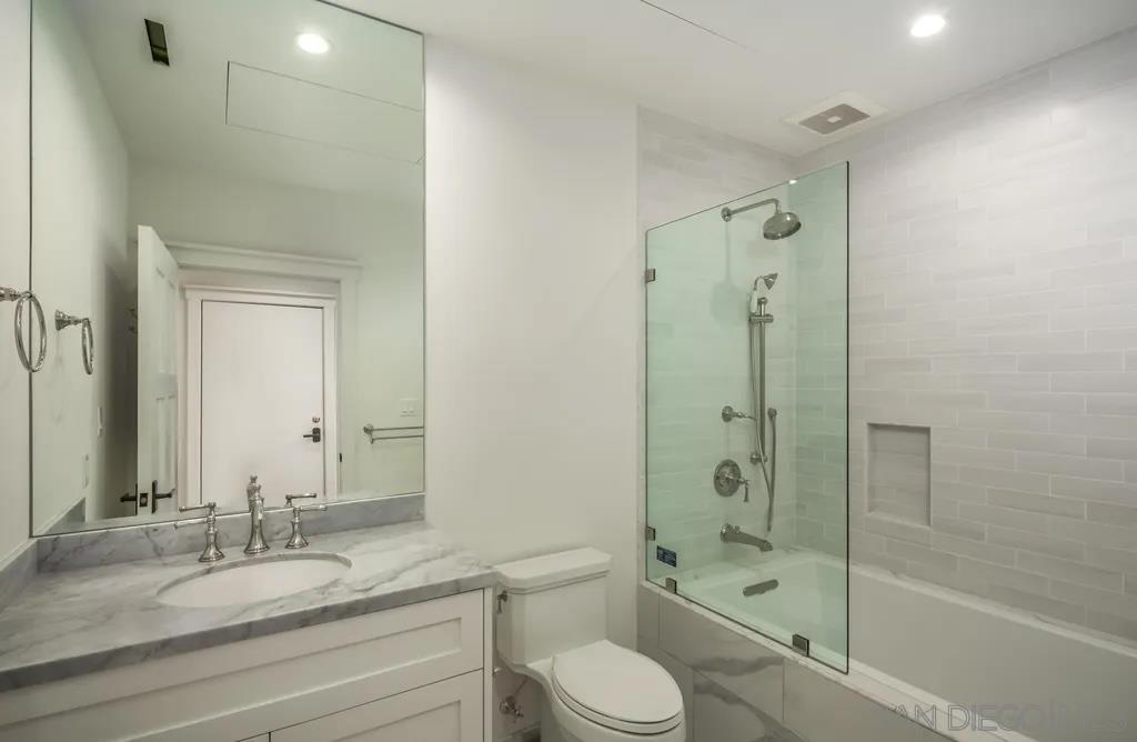 Detail Gallery Image 18 of 25 For 1245  Coast, La Jolla,  CA 92037 - 4 Beds | 4/1 Baths