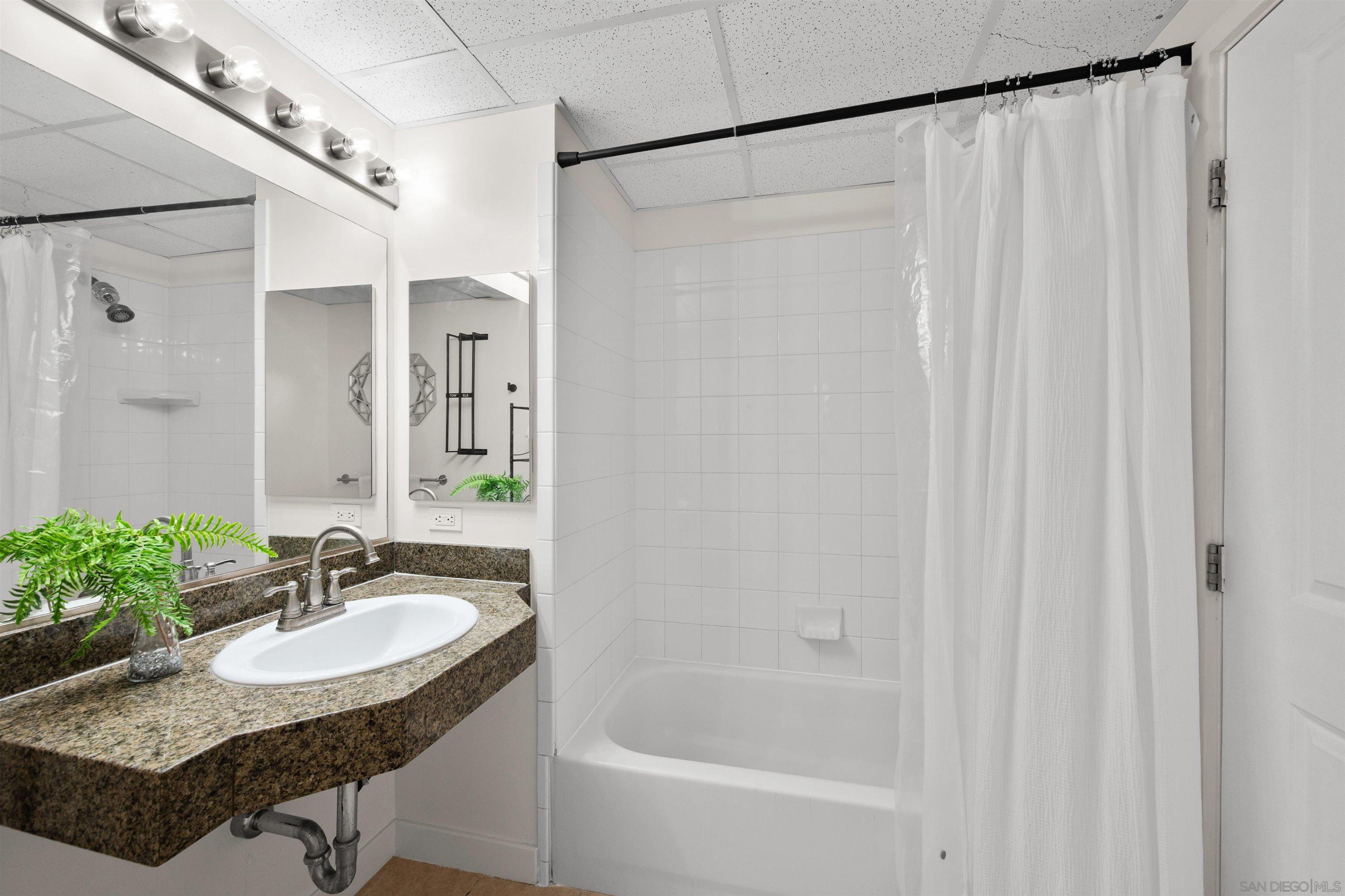 Detail Gallery Image 16 of 31 For 1080  Park Blvd  #1512,  San Diego,  CA 92101 - 1 Beds | 1 Baths