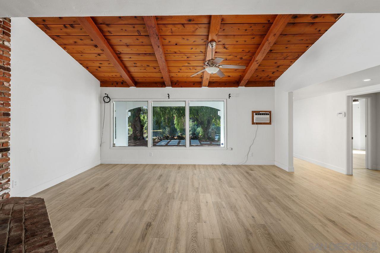 Detail Gallery Image 9 of 42 For 4525  Avocado Blvd, La Mesa,  CA 91941 - 5 Beds | 3 Baths