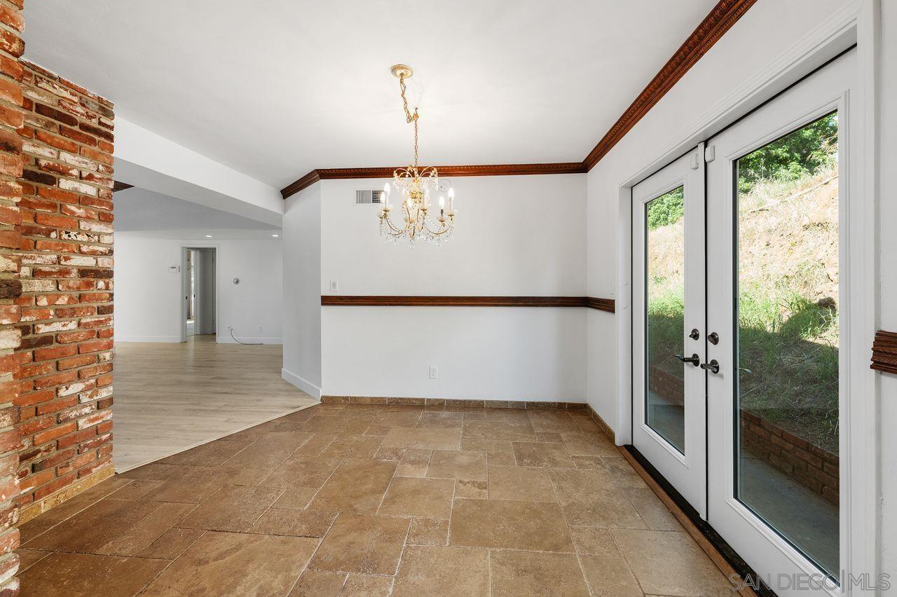 Detail Gallery Image 14 of 42 For 4525  Avocado Blvd, La Mesa,  CA 91941 - 5 Beds | 3 Baths