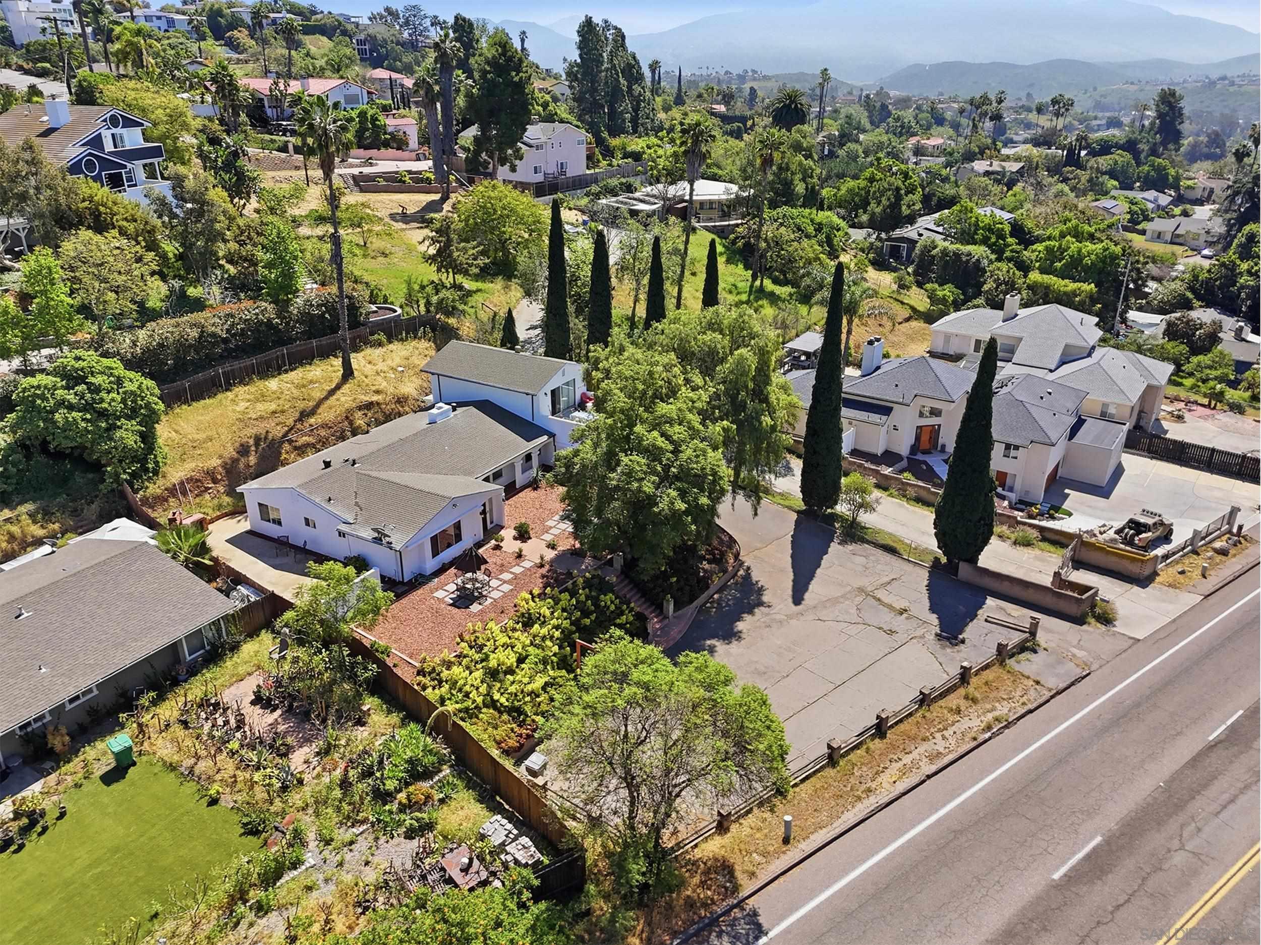 Detail Gallery Image 3 of 42 For 4525  Avocado Blvd, La Mesa,  CA 91941 - 5 Beds | 3 Baths