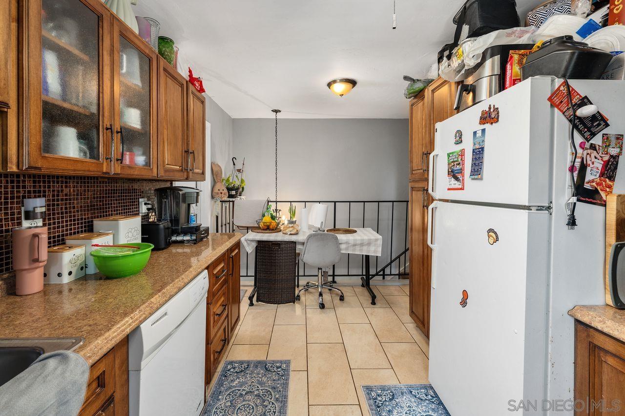 Detail Gallery Image 27 of 42 For 4525  Avocado Blvd, La Mesa,  CA 91941 - 5 Beds | 3 Baths