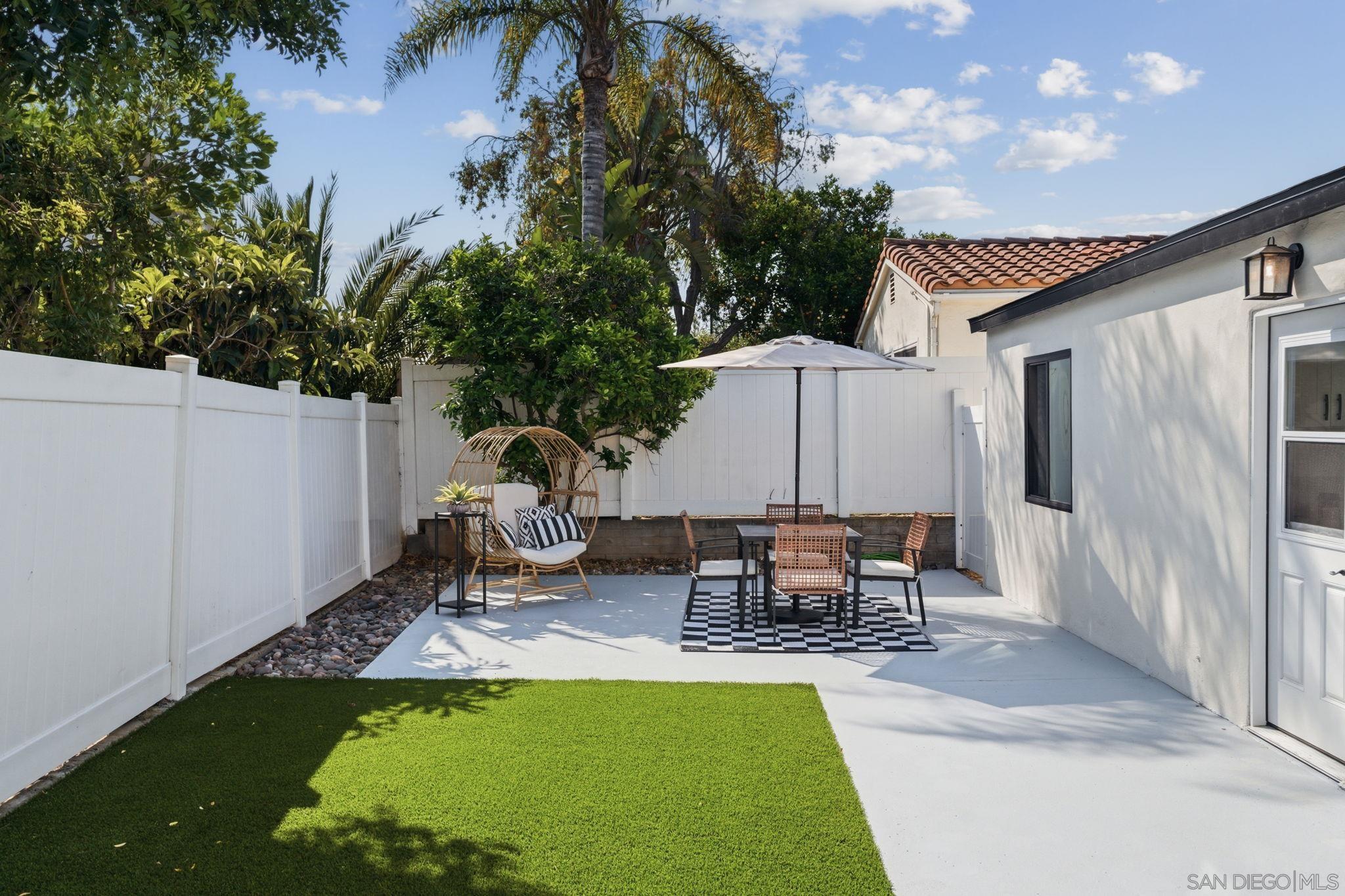 Detail Gallery Image 14 of 47 For 2835  Deerpark Dr., San Diego,  CA 92110 - 3 Beds | 2 Baths