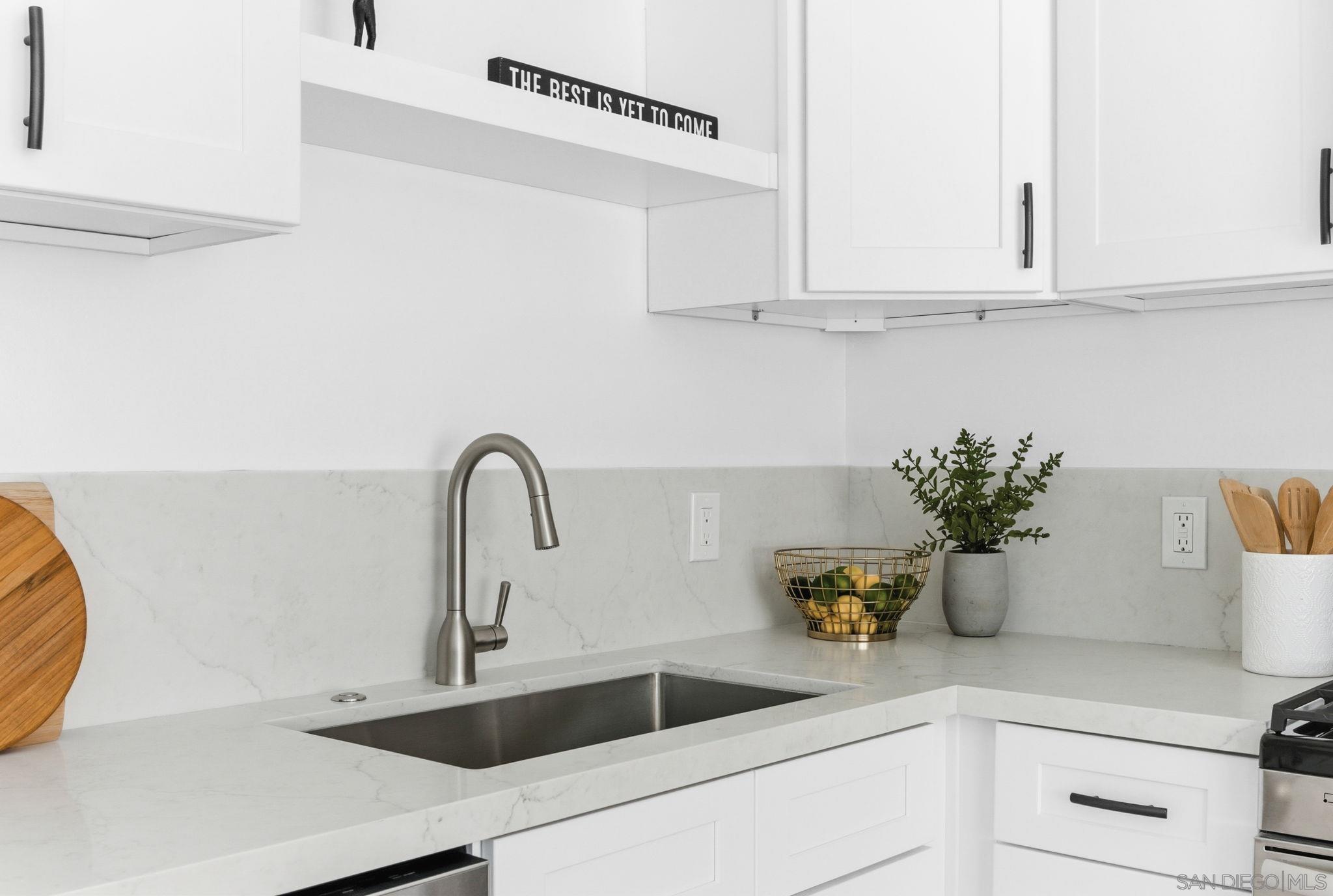 Detail Gallery Image 27 of 47 For 2835  Deerpark Dr., San Diego,  CA 92110 - 3 Beds | 2 Baths