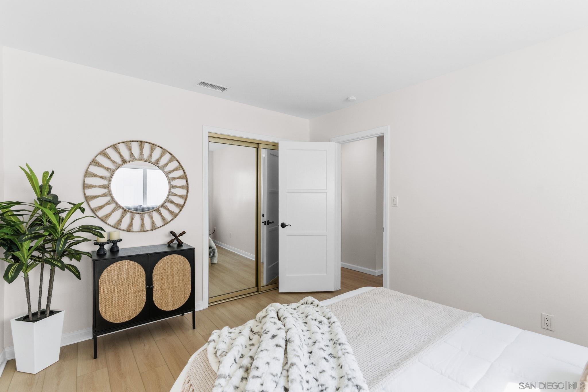 Detail Gallery Image 29 of 47 For 2835  Deerpark Dr., San Diego,  CA 92110 - 3 Beds | 2 Baths