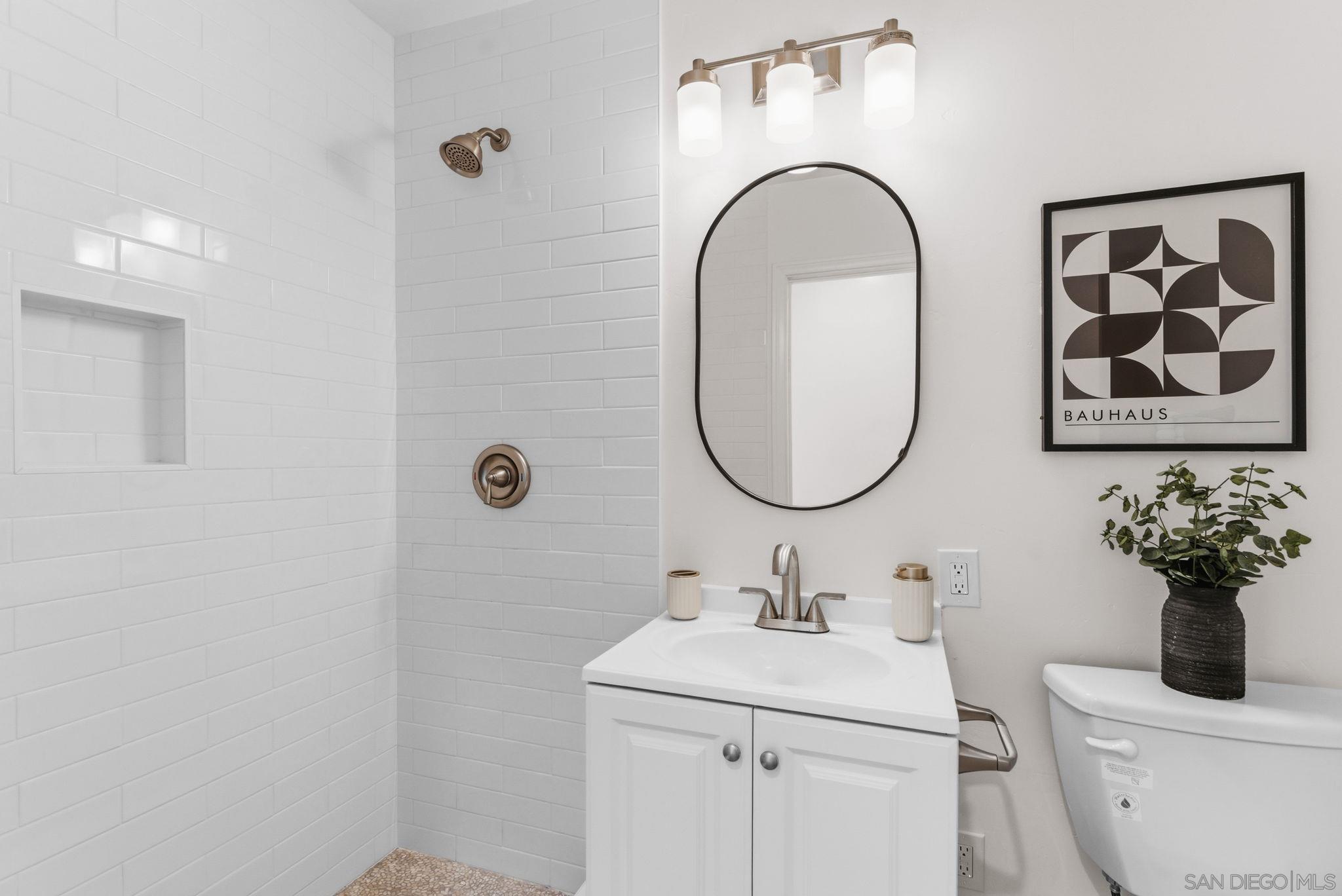 Detail Gallery Image 33 of 47 For 2835  Deerpark Dr., San Diego,  CA 92110 - 3 Beds | 2 Baths