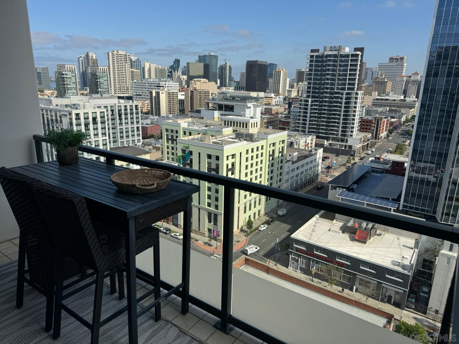 Detail Gallery Image 10 of 35 For 325  7th Avenue  #1701,  San Diego,  CA 92101 - 2 Beds | 2 Baths