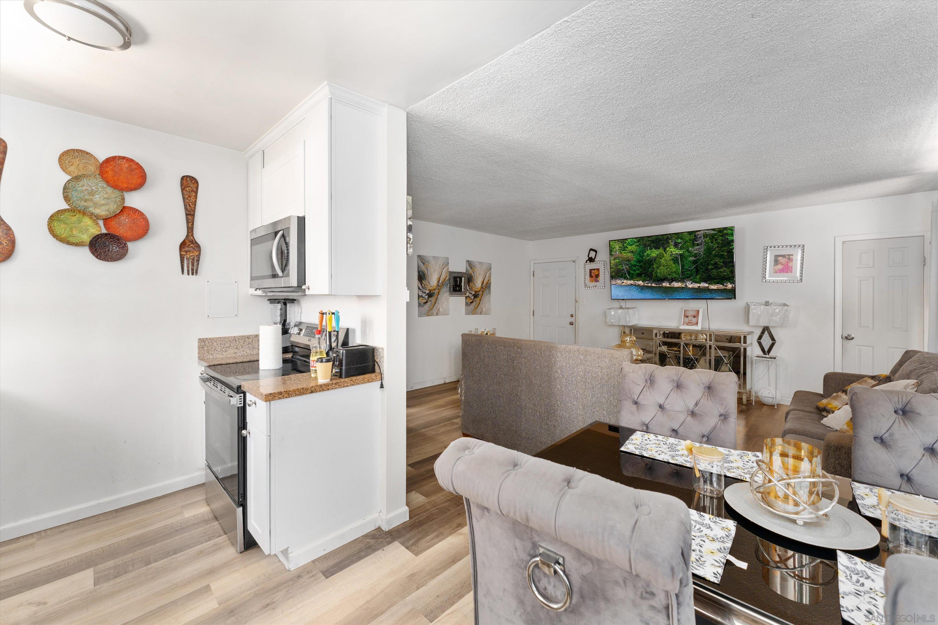 Detail Gallery Image 12 of 28 For 489 E 55th St E, Long Beach,  CA 90805 - – Beds | – Baths