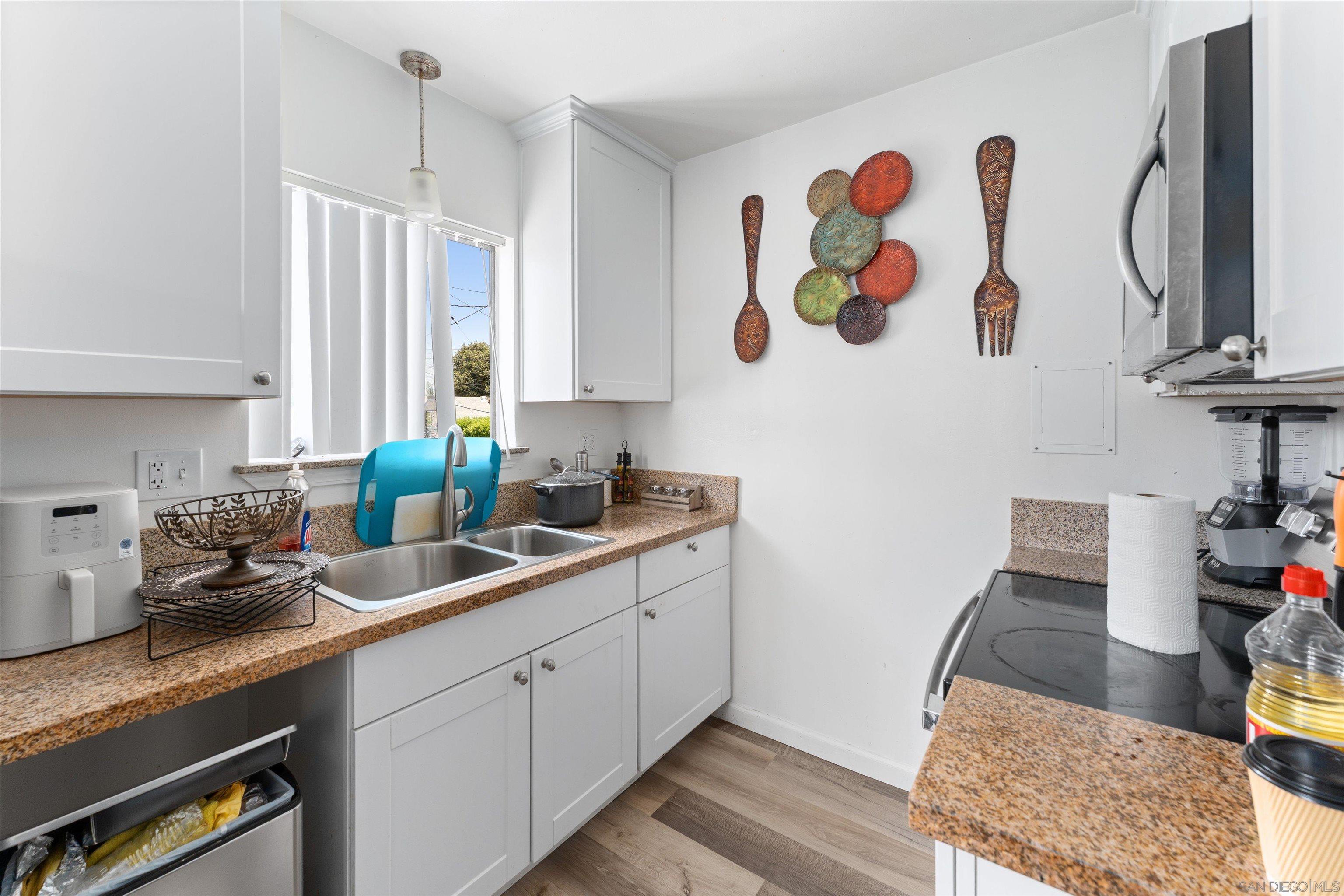 Detail Gallery Image 13 of 28 For 489 E 55th St E, Long Beach,  CA 90805 - – Beds | – Baths