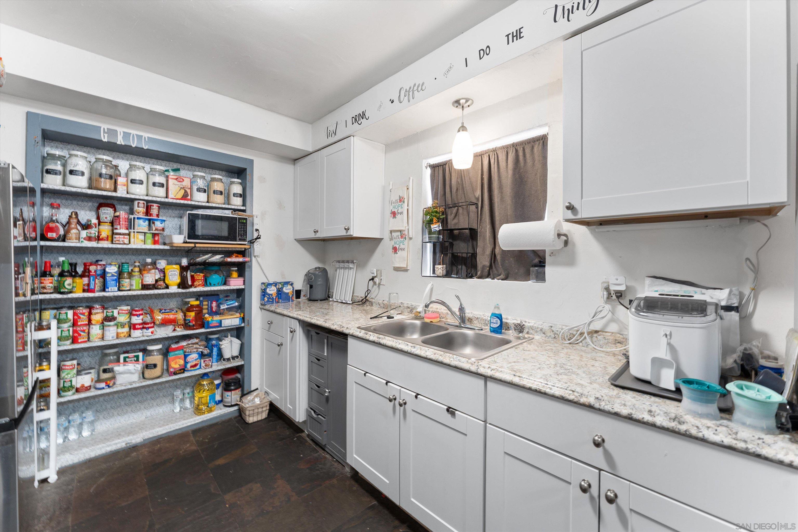 Detail Gallery Image 19 of 28 For 489 E 55th St E, Long Beach,  CA 90805 - – Beds | – Baths