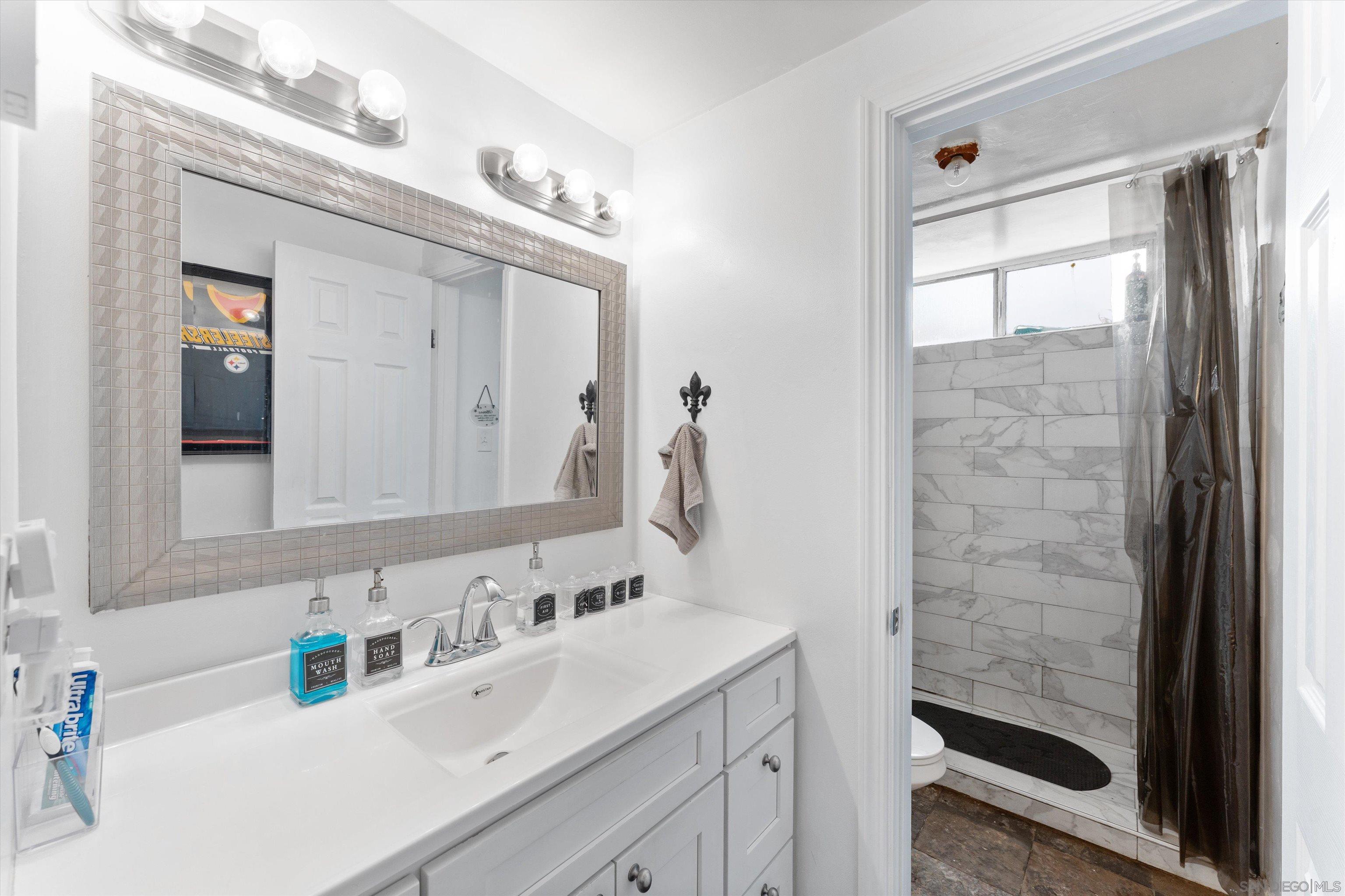 Detail Gallery Image 20 of 28 For 489 E 55th St E, Long Beach,  CA 90805 - – Beds | – Baths