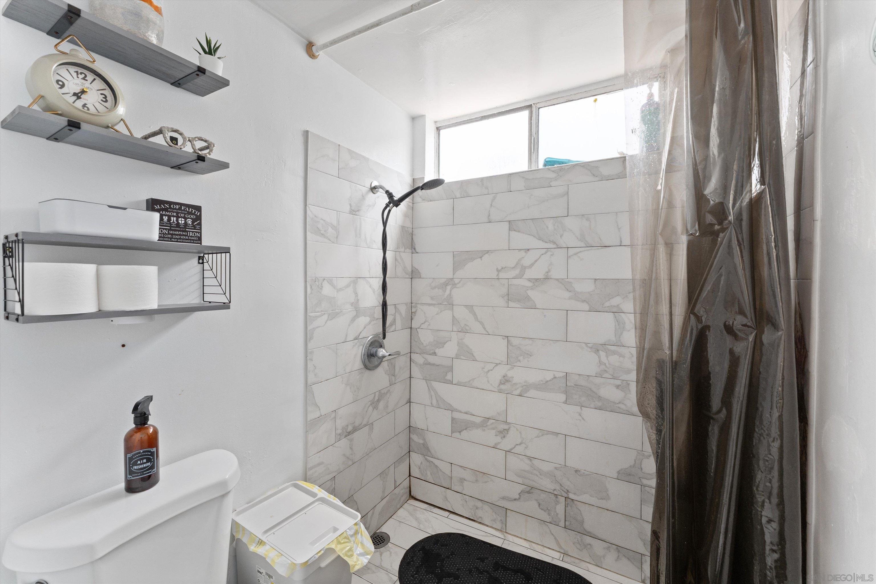 Detail Gallery Image 21 of 28 For 489 E 55th St E, Long Beach,  CA 90805 - – Beds | – Baths