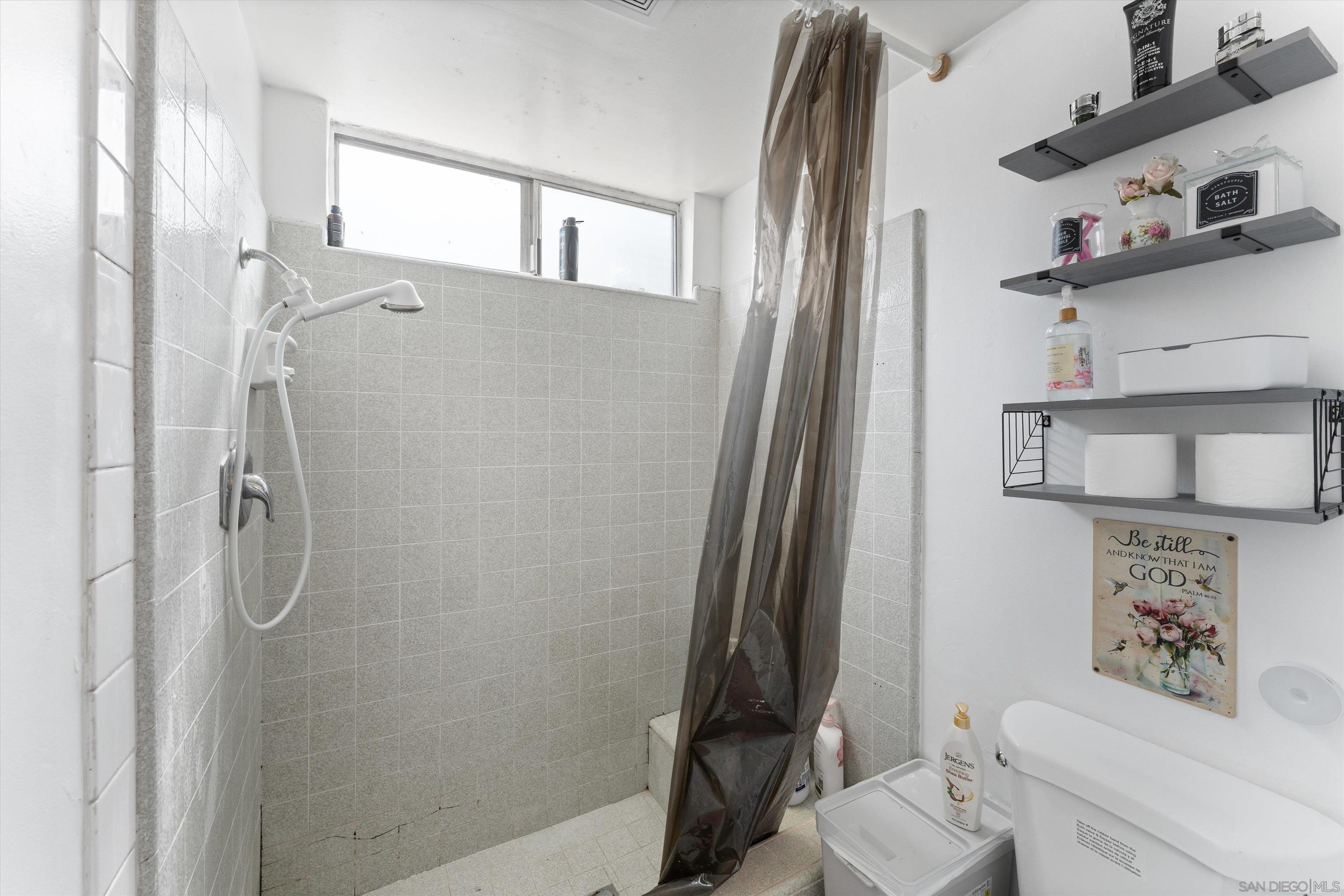 Detail Gallery Image 23 of 28 For 489 E 55th St E, Long Beach,  CA 90805 - – Beds | – Baths