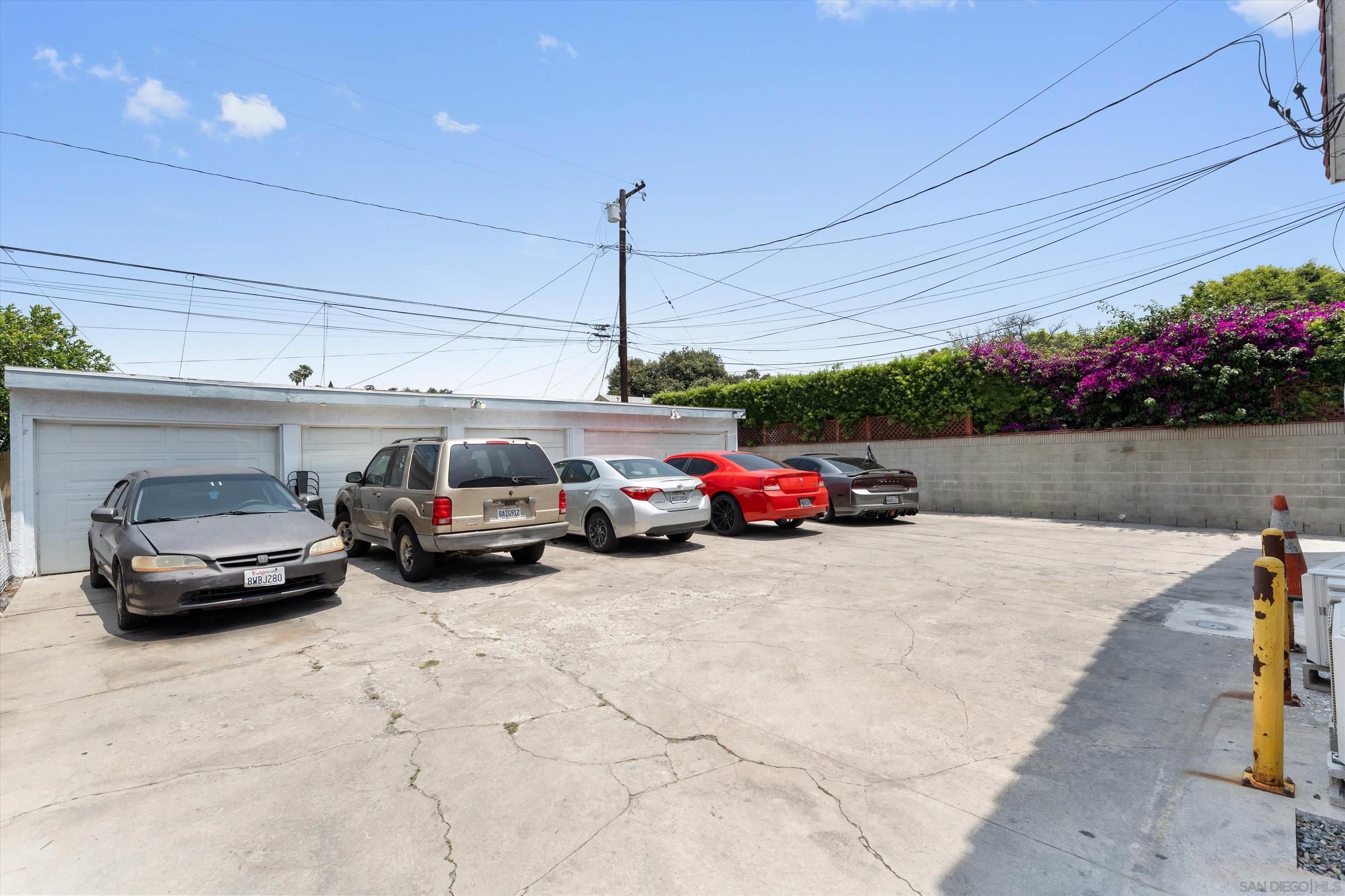 Detail Gallery Image 8 of 28 For 489 E 55th St E, Long Beach,  CA 90805 - – Beds | – Baths