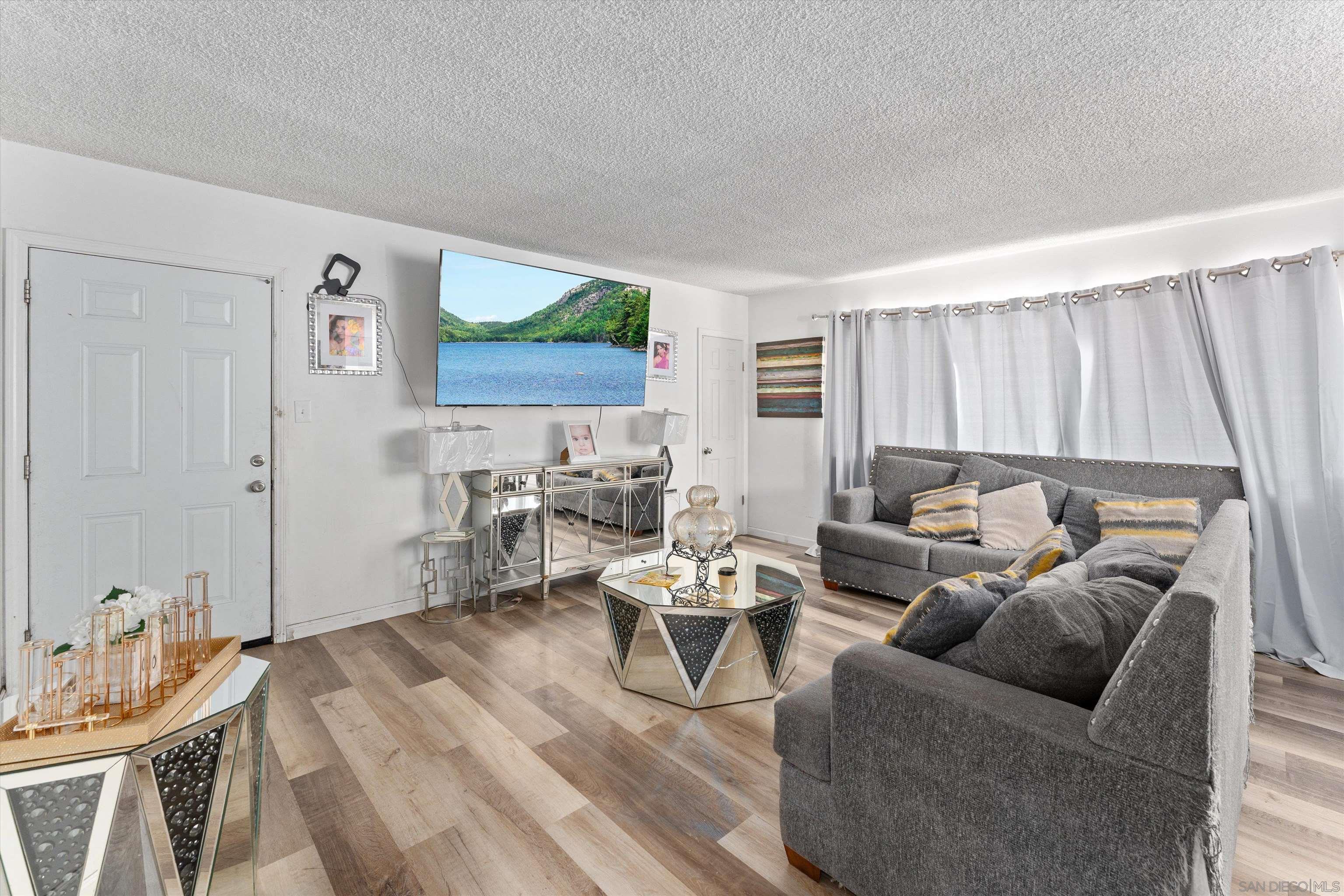 Detail Gallery Image 10 of 28 For 489 E 55th St E, Long Beach,  CA 90805 - – Beds | – Baths