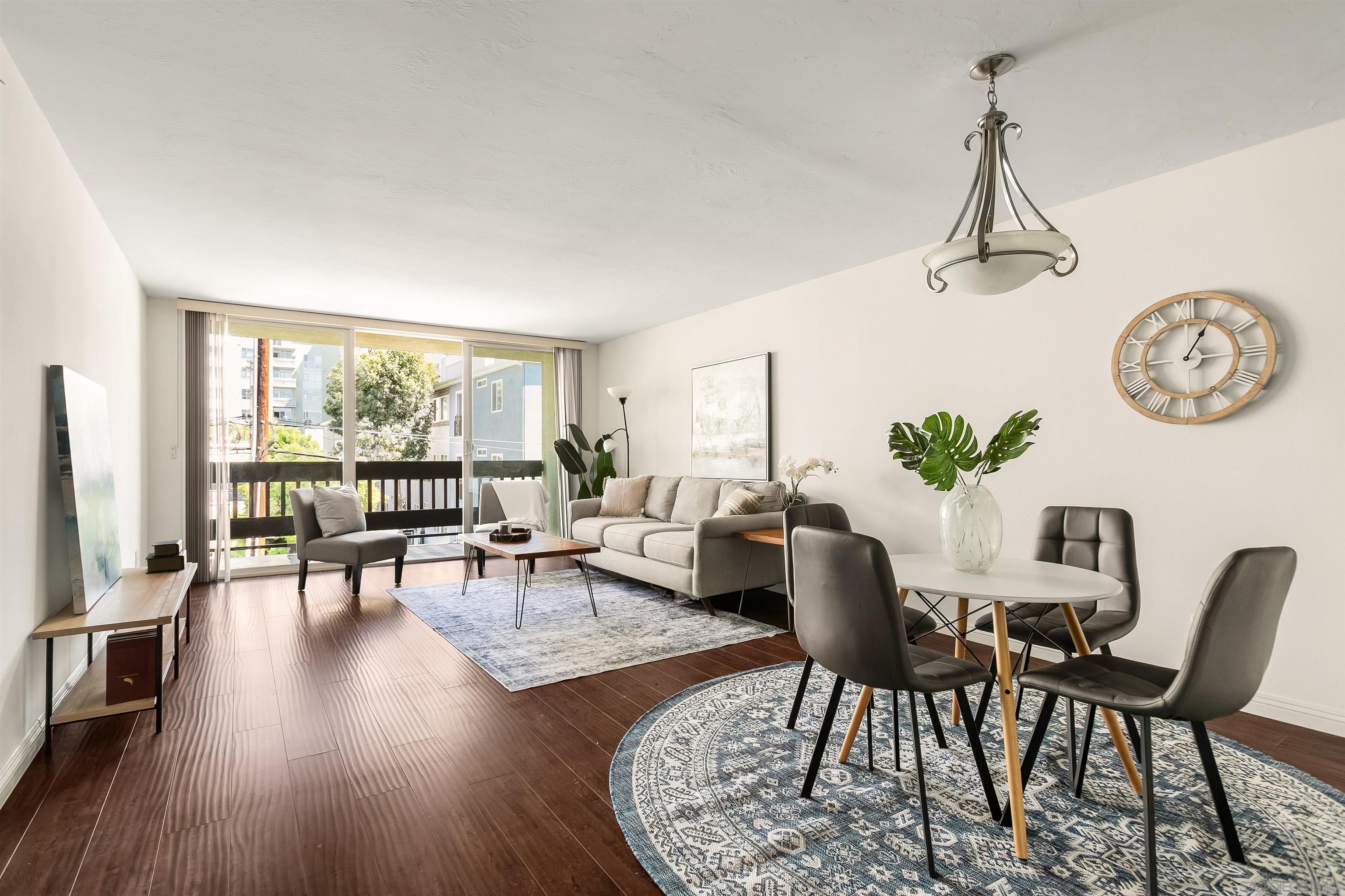 Detail Gallery Image 2 of 19 For 3825  Centre  #24,  San Diego,  CA 92103 - 2 Beds | 2 Baths