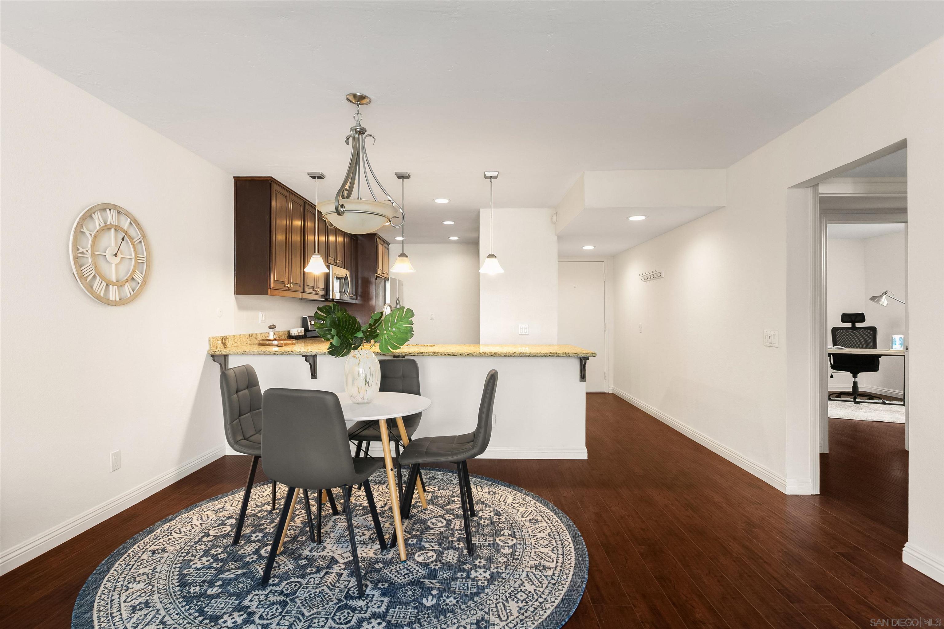 Detail Gallery Image 4 of 19 For 3825  Centre  #24,  San Diego,  CA 92103 - 2 Beds | 2 Baths