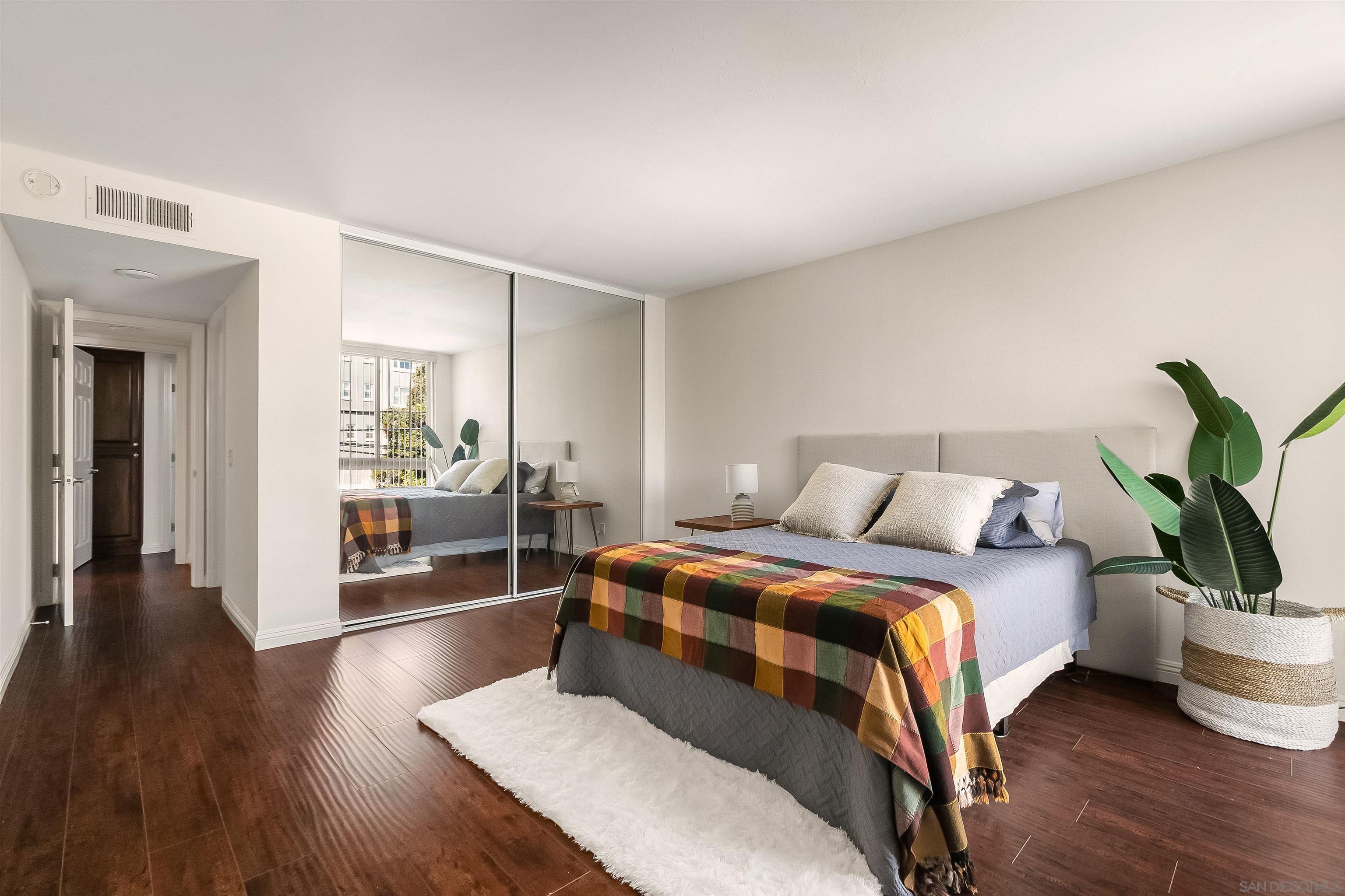 Detail Gallery Image 10 of 19 For 3825  Centre  #24,  San Diego,  CA 92103 - 2 Beds | 2 Baths