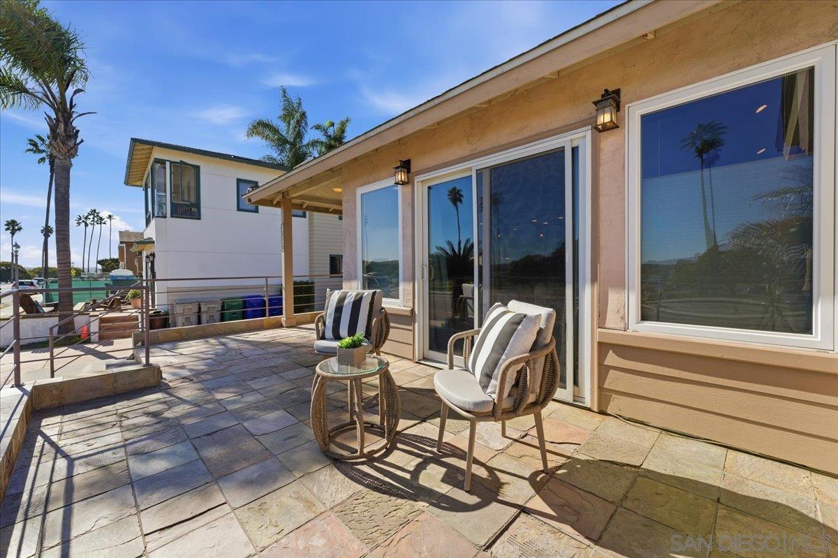 Detail Gallery Image 13 of 43 For 3634  Crown Point Dr, San Diego,  CA 92109 - – Beds | – Baths