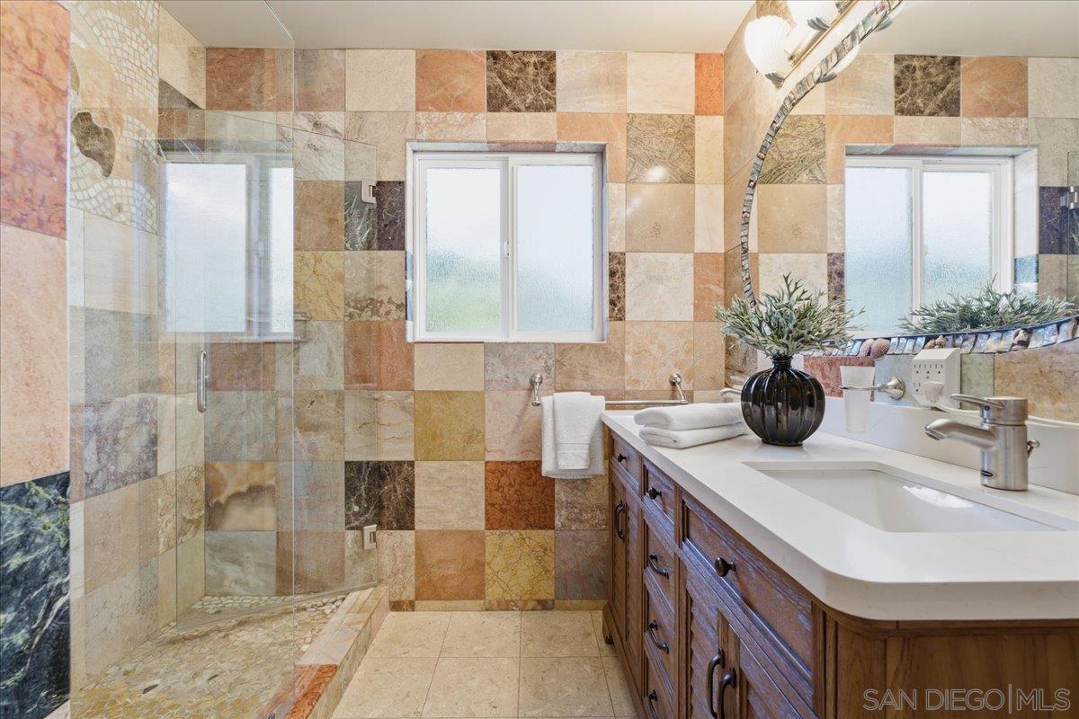 Detail Gallery Image 10 of 43 For 3634  Crown Point Dr, San Diego,  CA 92109 - – Beds | – Baths