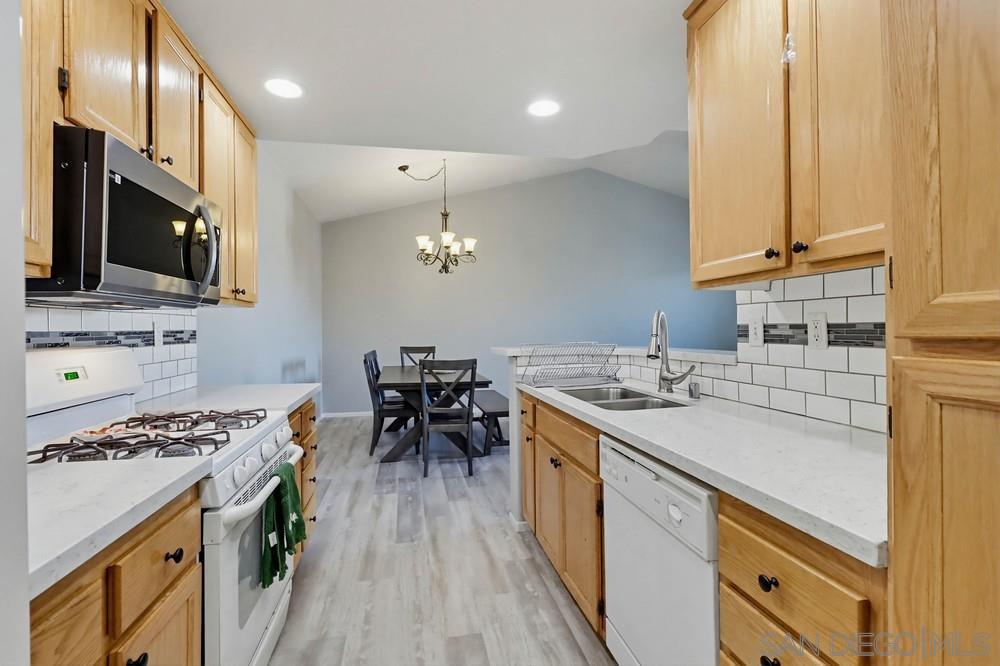 Detail Gallery Image 15 of 39 For 1346  Nicolette Ave  #1231,  Chula Vista,  CA 91913 - 3 Beds | 2 Baths