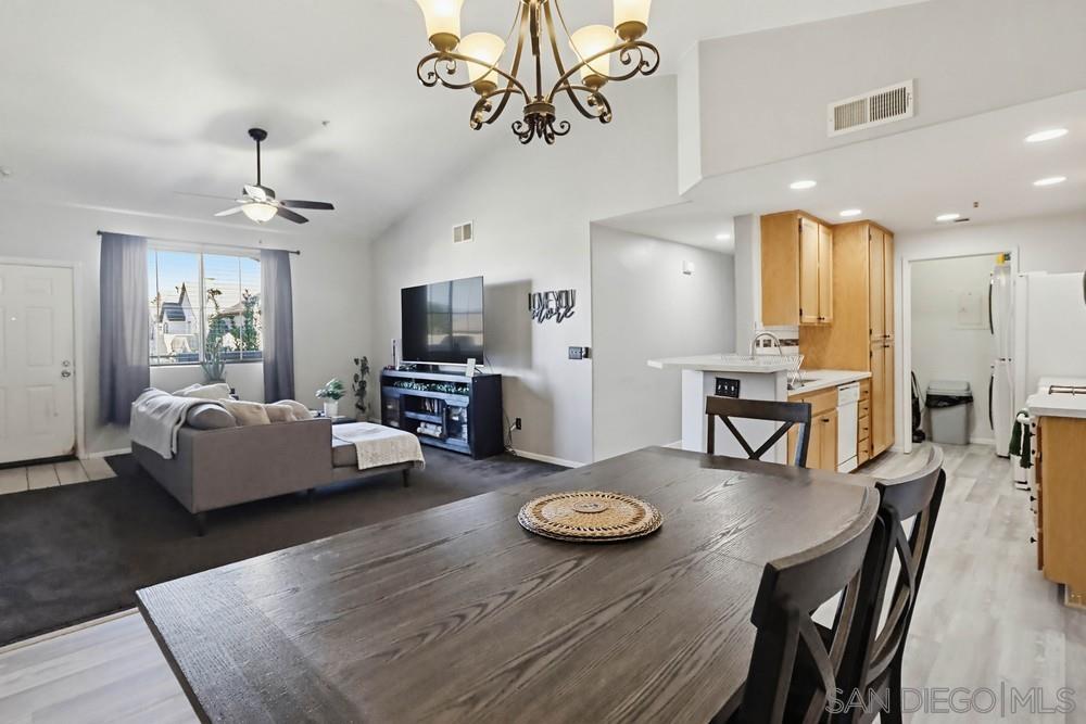 Detail Gallery Image 10 of 39 For 1346  Nicolette Ave  #1231,  Chula Vista,  CA 91913 - 3 Beds | 2 Baths