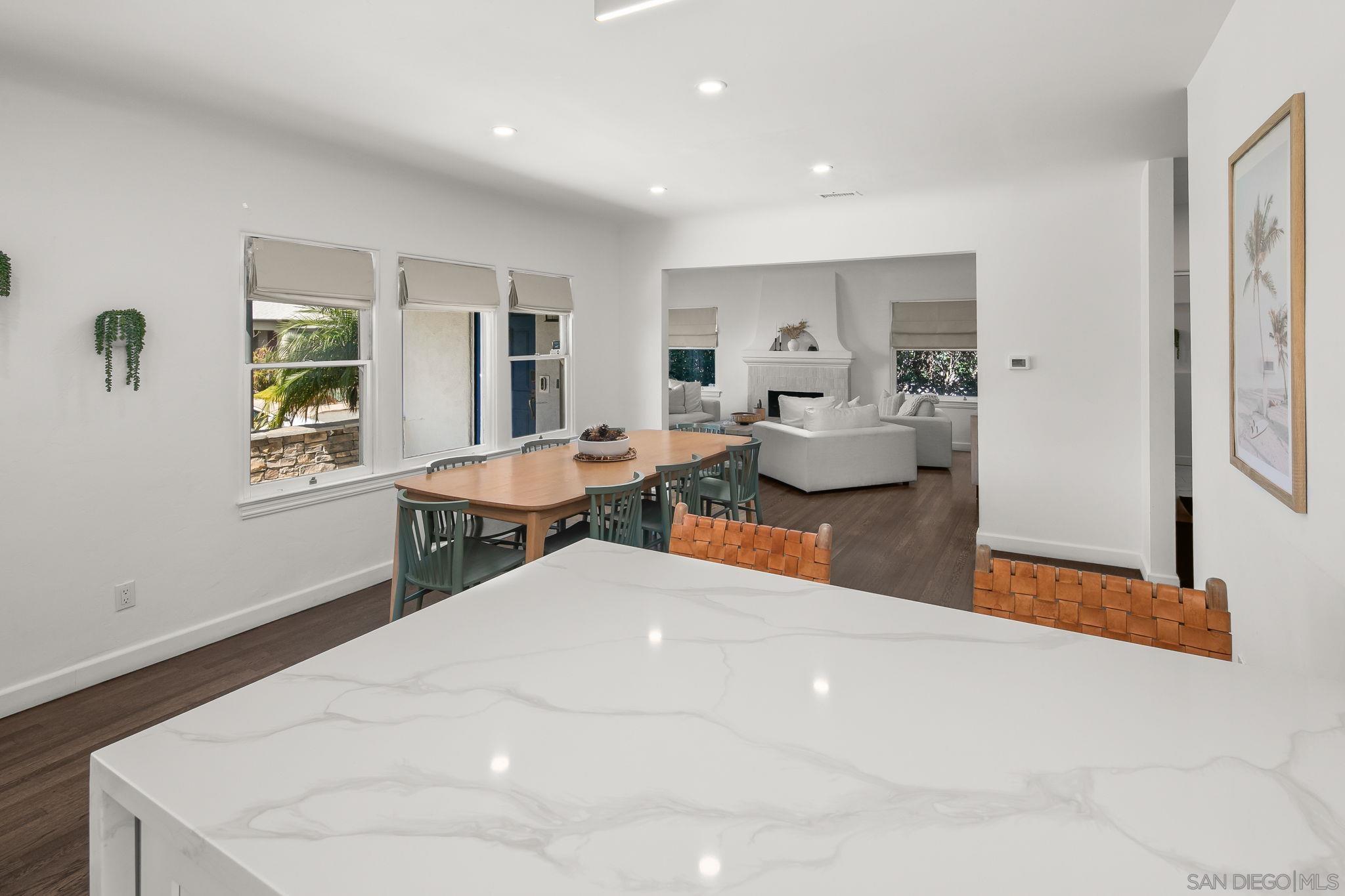 Detail Gallery Image 12 of 39 For 4525  Vista St., San Diego,  CA 92116 - 3 Beds | 3 Baths