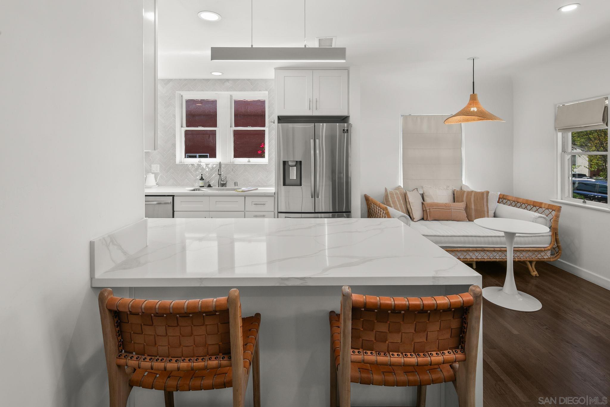 Detail Gallery Image 13 of 39 For 4525  Vista St., San Diego,  CA 92116 - 3 Beds | 3 Baths