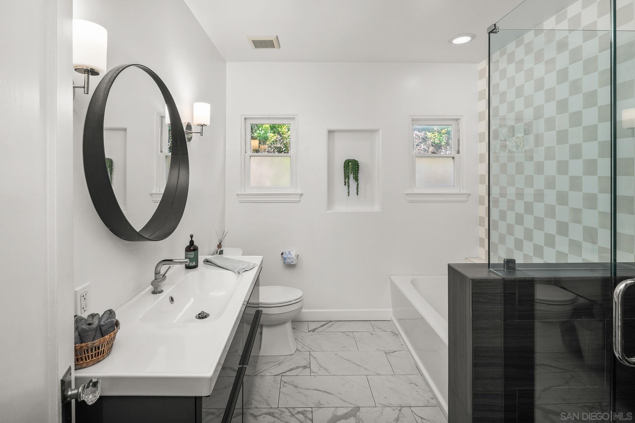 Detail Gallery Image 18 of 39 For 4525  Vista St., San Diego,  CA 92116 - 3 Beds | 3 Baths