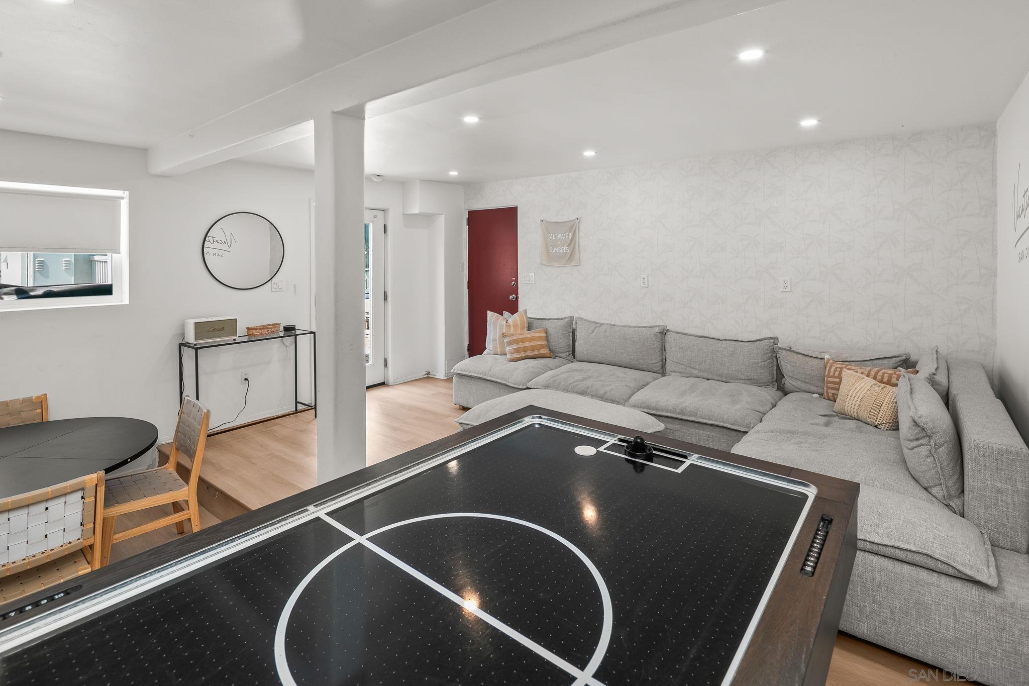 Detail Gallery Image 28 of 39 For 4525  Vista St., San Diego,  CA 92116 - 3 Beds | 3 Baths