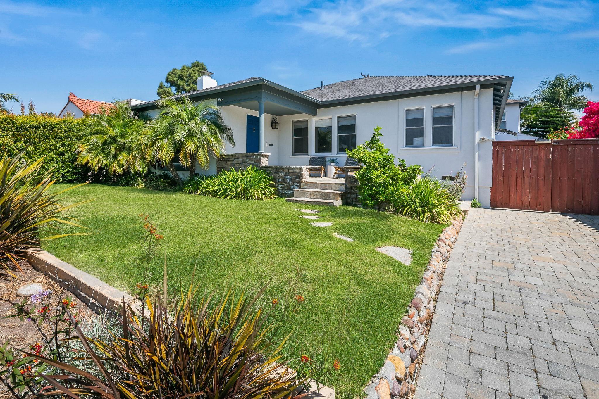 Detail Gallery Image 4 of 39 For 4525  Vista St., San Diego,  CA 92116 - 3 Beds | 3 Baths