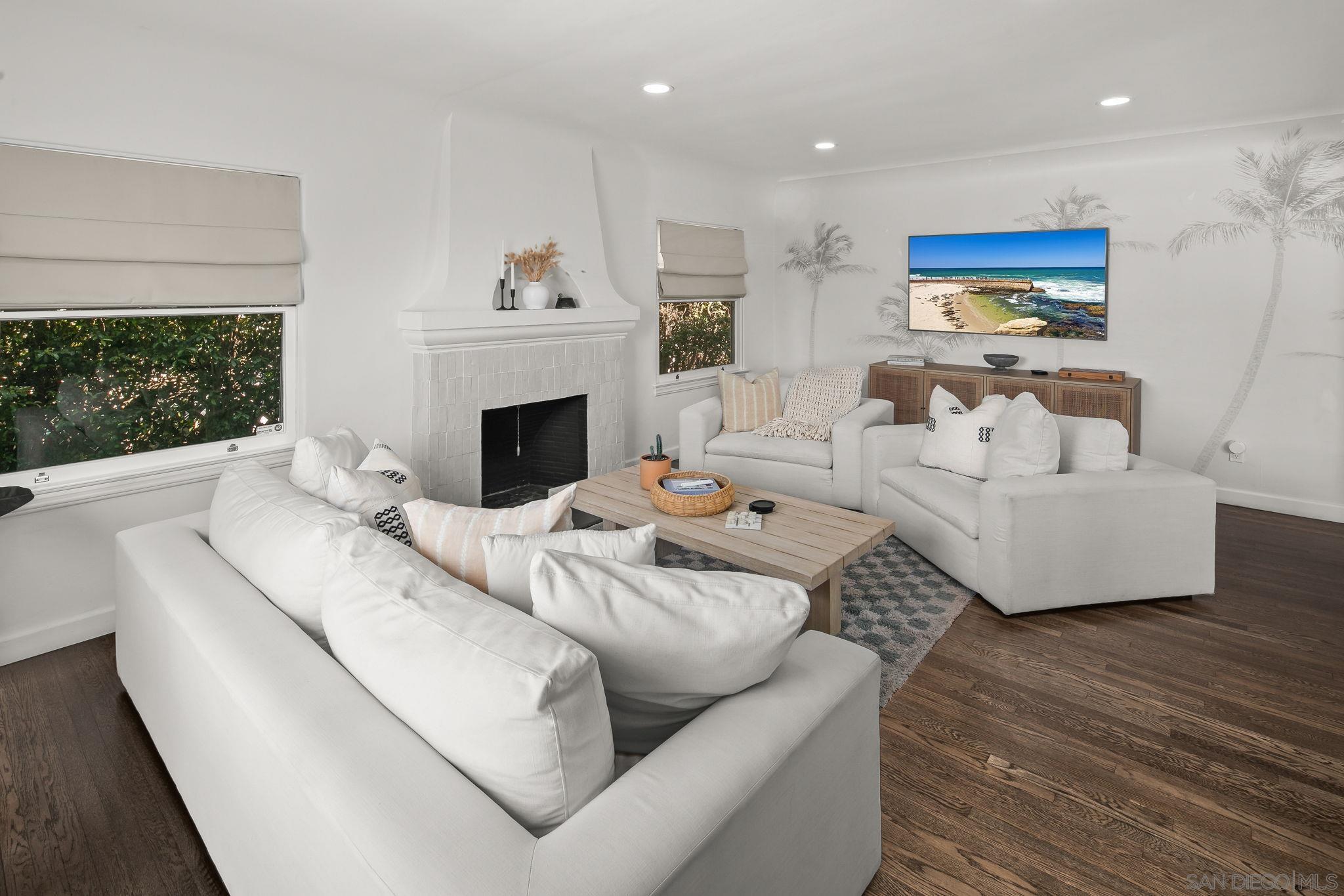 Detail Gallery Image 6 of 39 For 4525  Vista St., San Diego,  CA 92116 - 3 Beds | 3 Baths