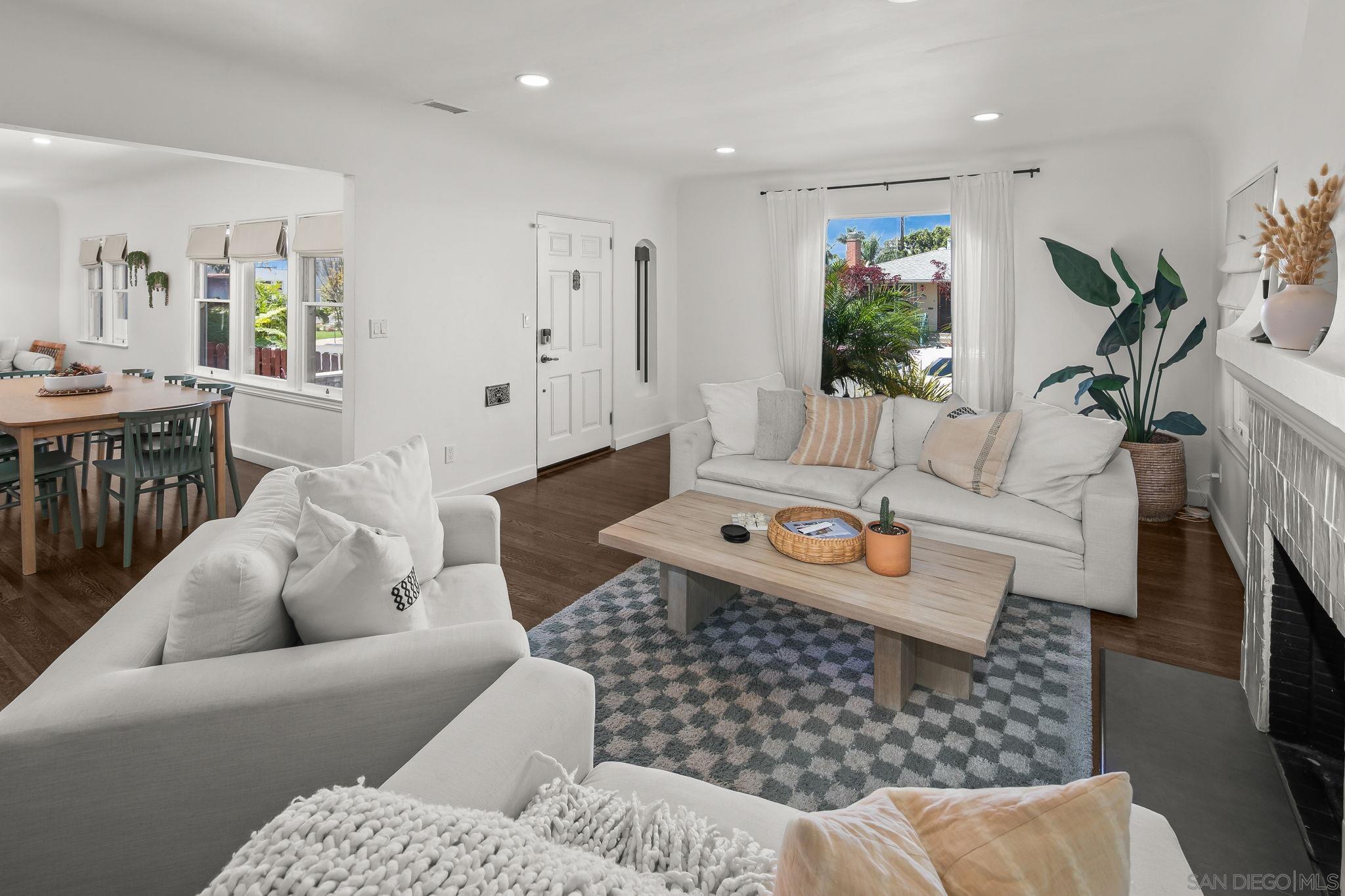 Detail Gallery Image 9 of 39 For 4525  Vista St., San Diego,  CA 92116 - 3 Beds | 3 Baths