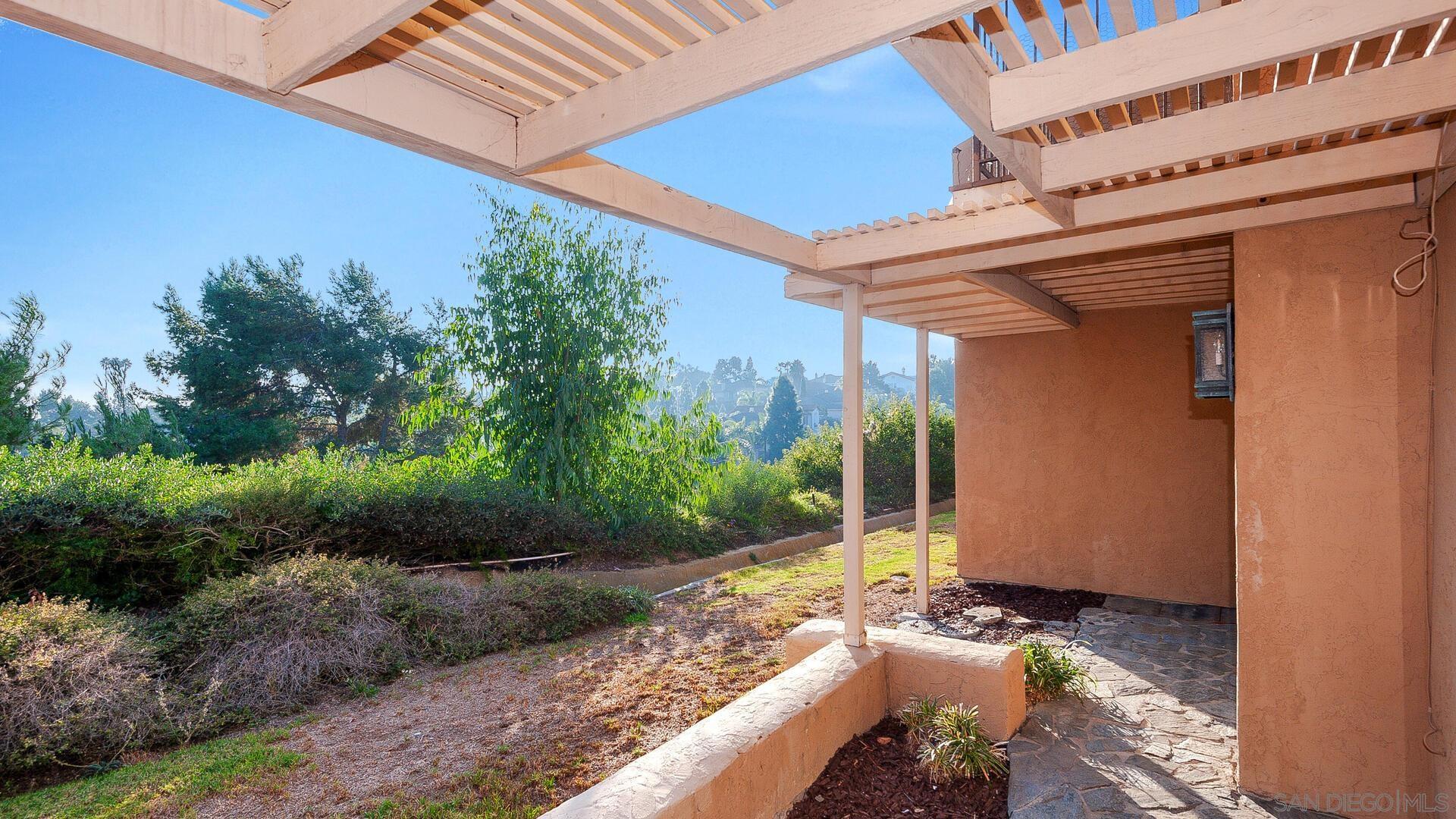 Detail Gallery Image 16 of 25 For 2579  Caminito Muirfield, La Jolla,  CA 92037 - 2 Beds | 2/1 Baths