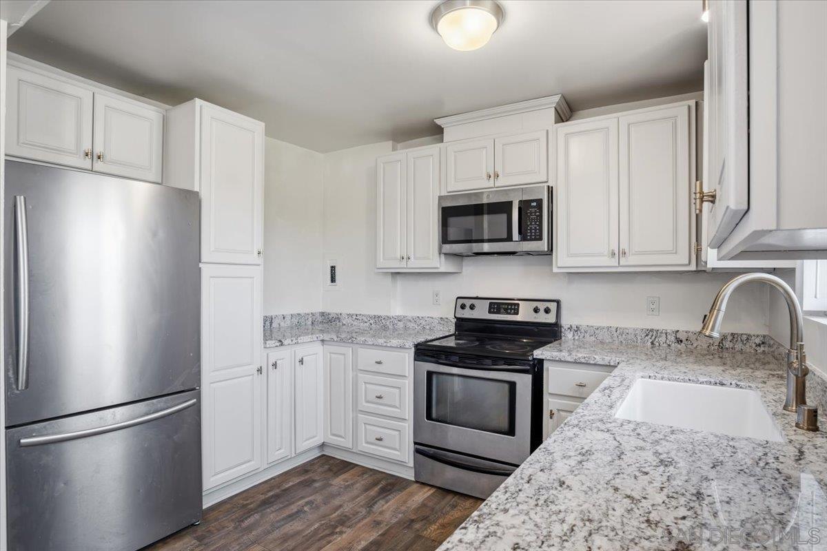Detail Gallery Image 11 of 51 For 4281  Lowell St  #24,  La Mesa,  CA 91941 - 3 Beds | 2 Baths